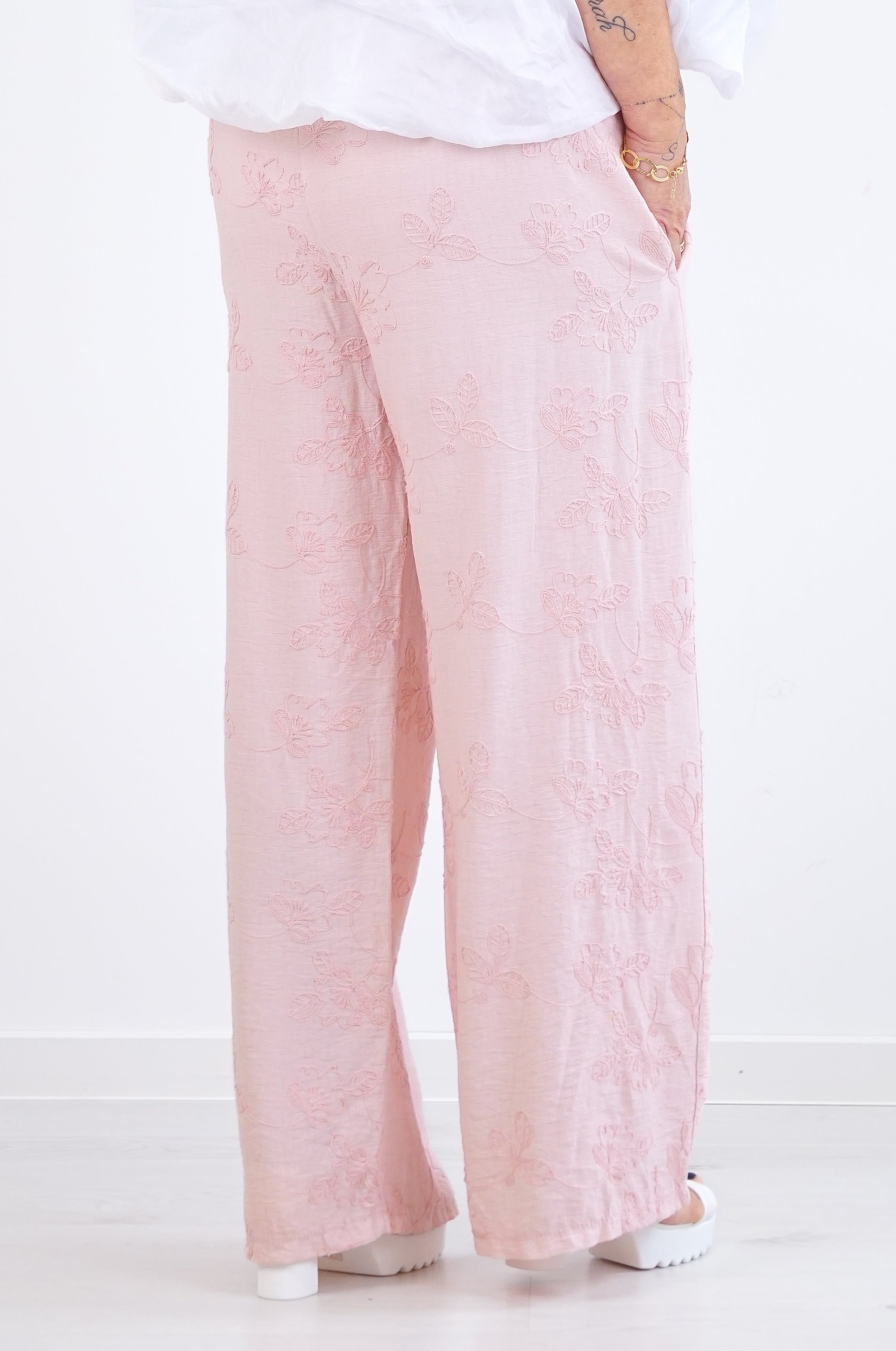 Sommerhose mit Blumenstickerei, rosa
