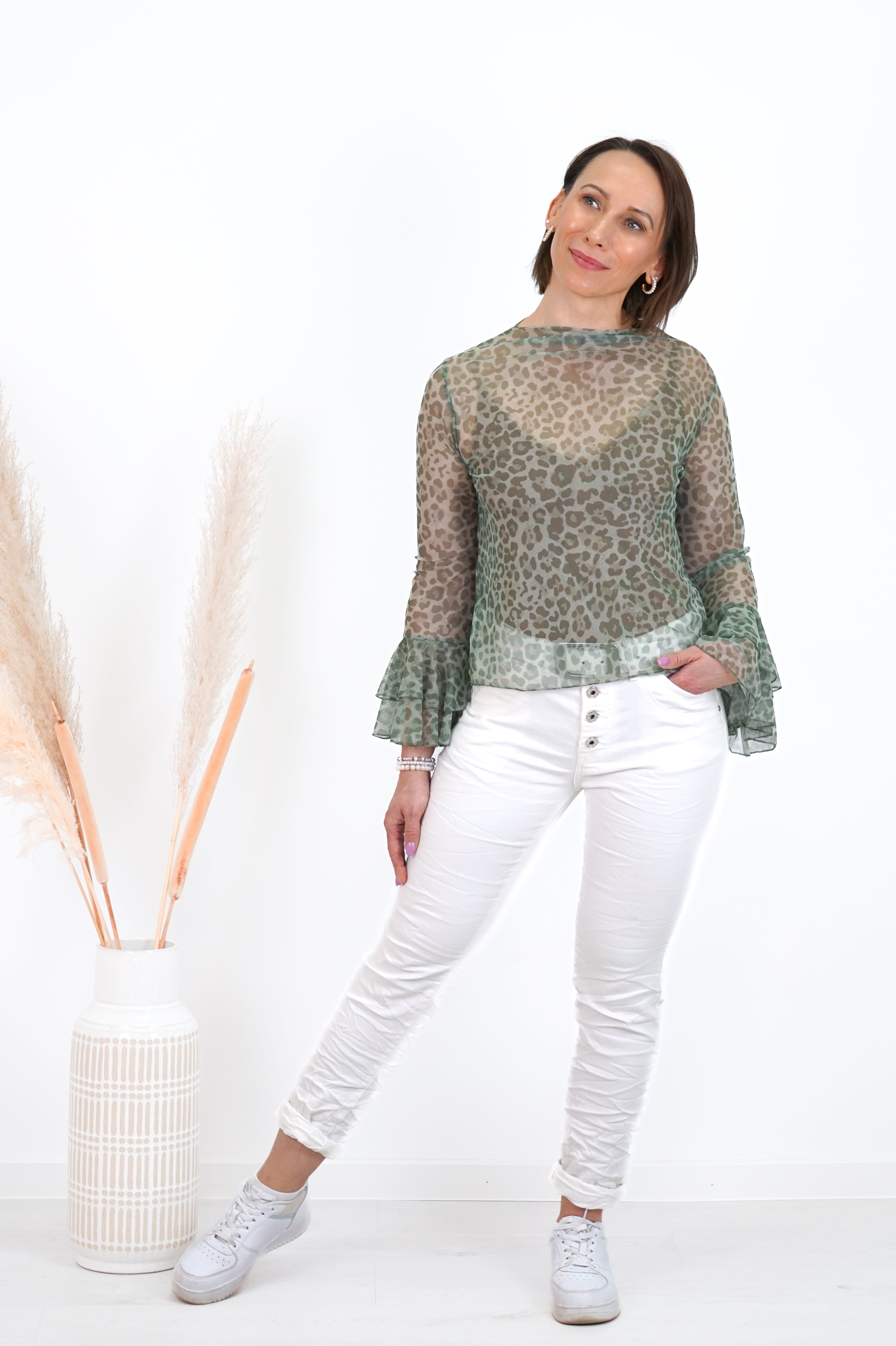 Netzshirt mit Leo Print und Volants, khaki