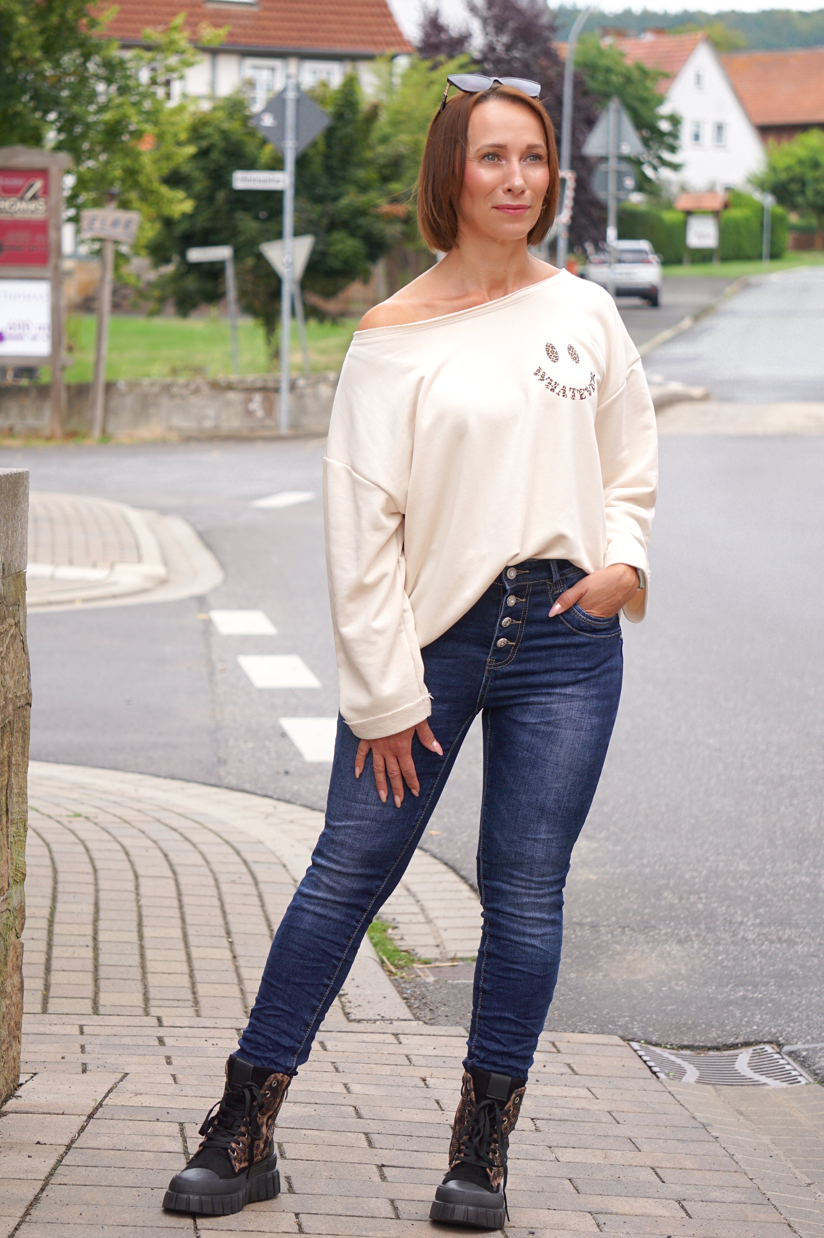 Sweatshirt „whatever“, beige