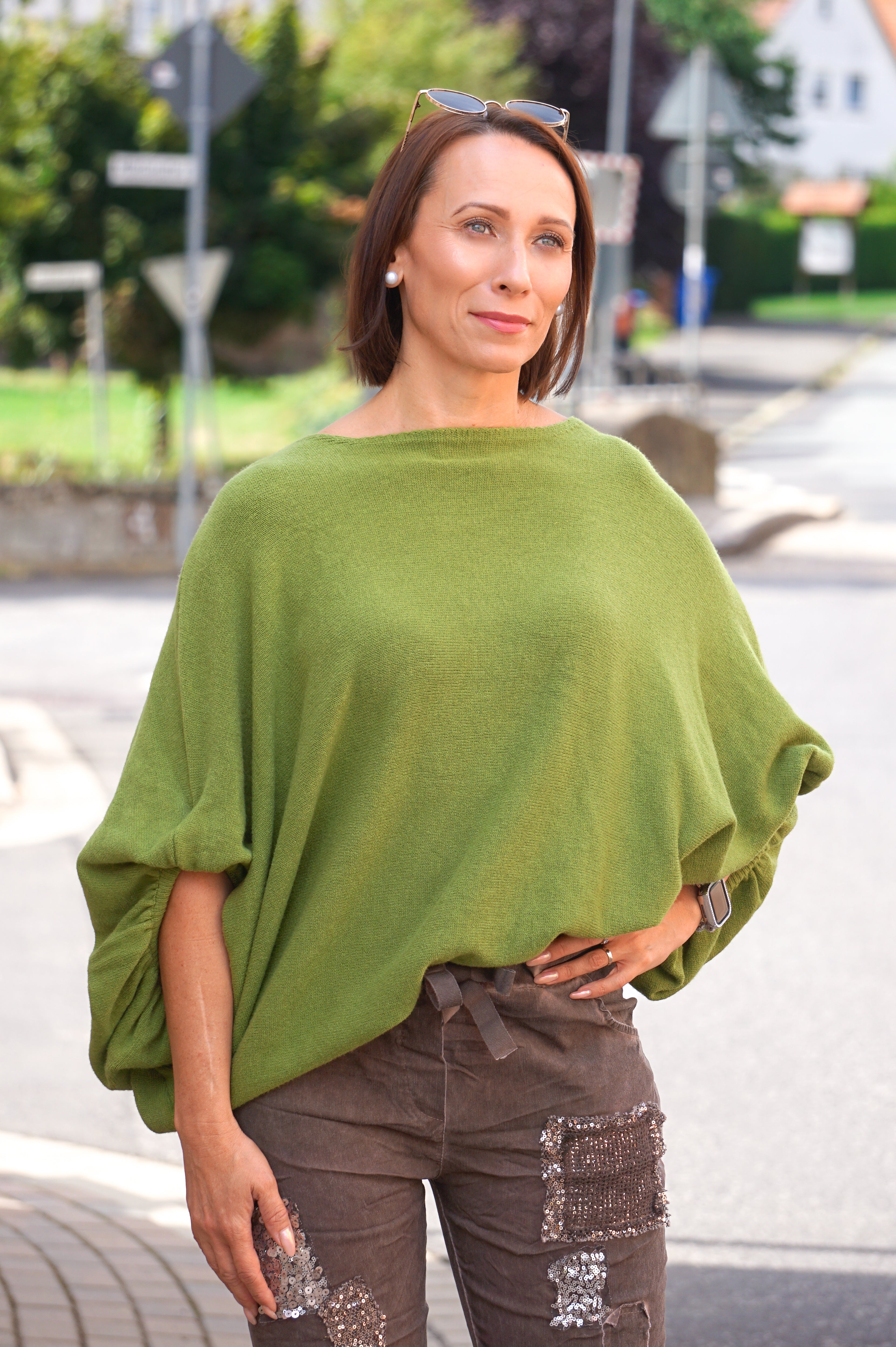 Weiter Kurzarm Feinstrickpulli, grün