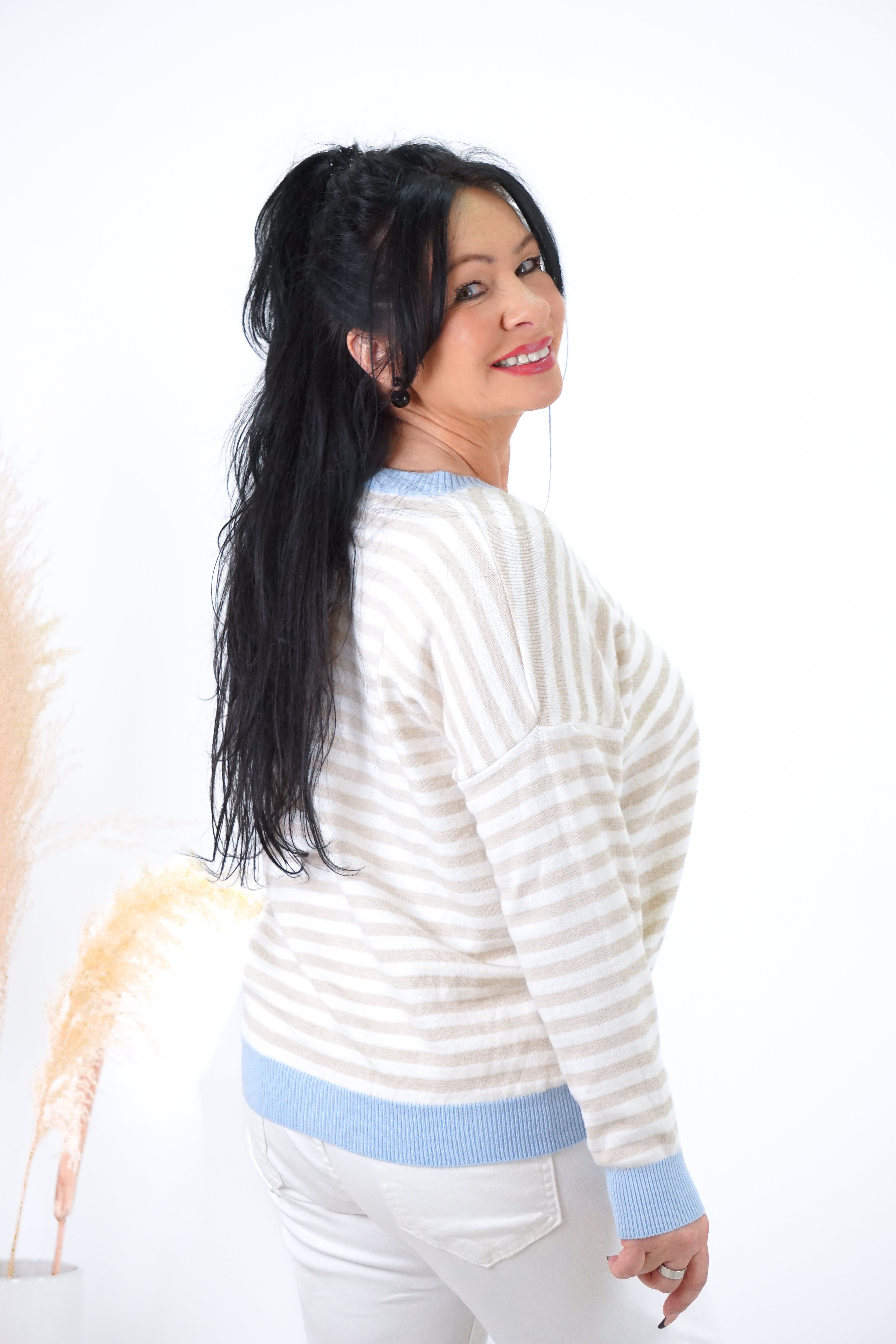 Gestreifter Feinstrickpulli, hellblau