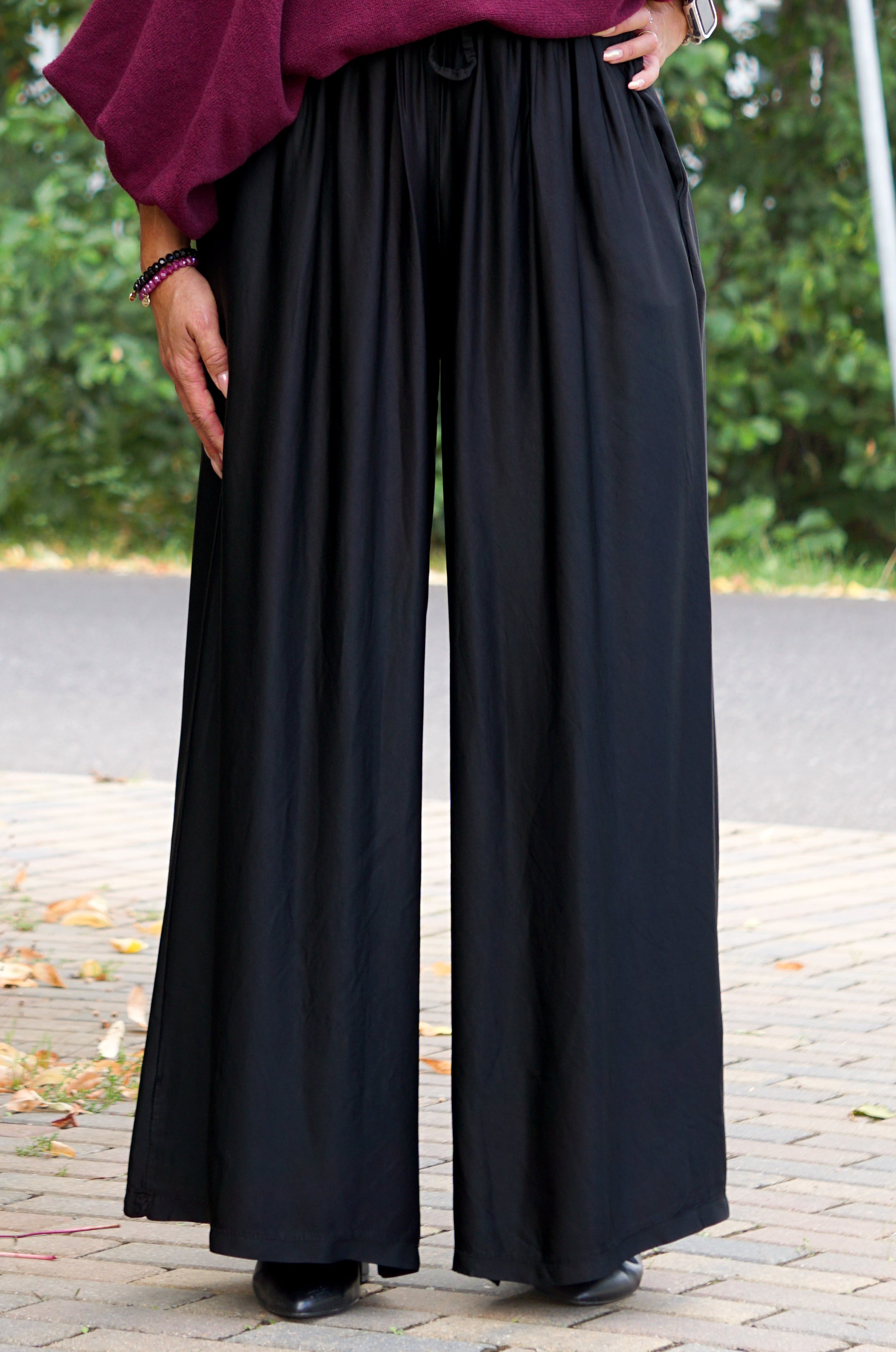 Satin Marlene mit Seide, schwarz