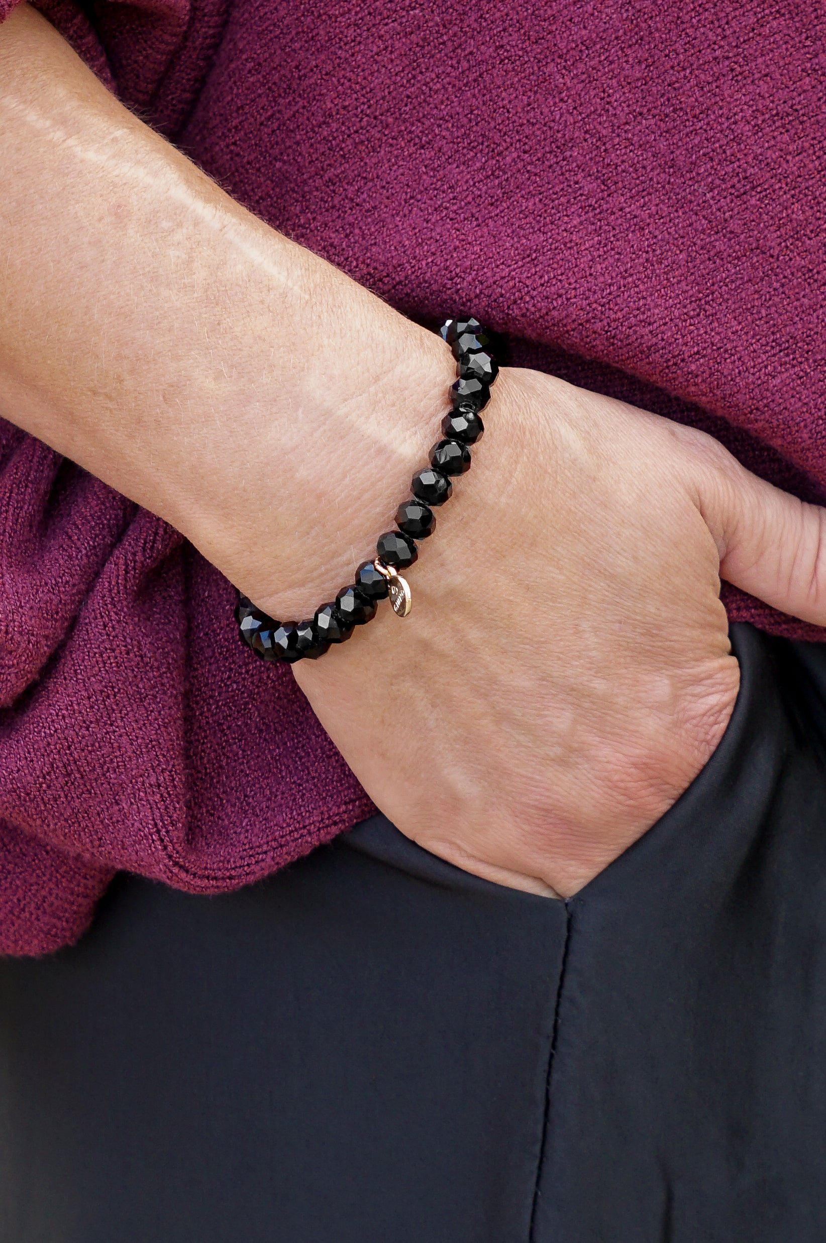 Perlenarmband, schwarz