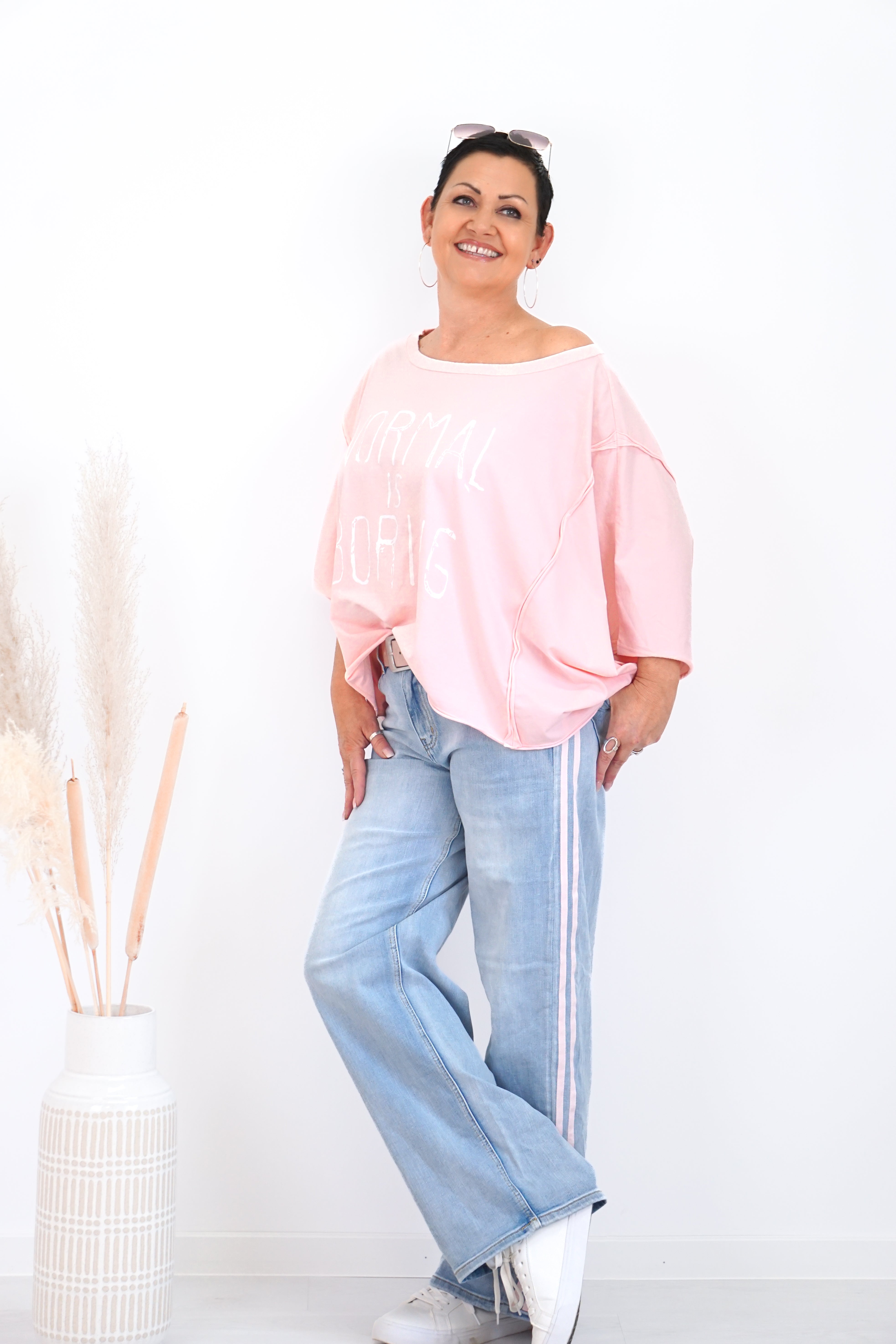 Oversize Shirt „normal is boring“, rosa