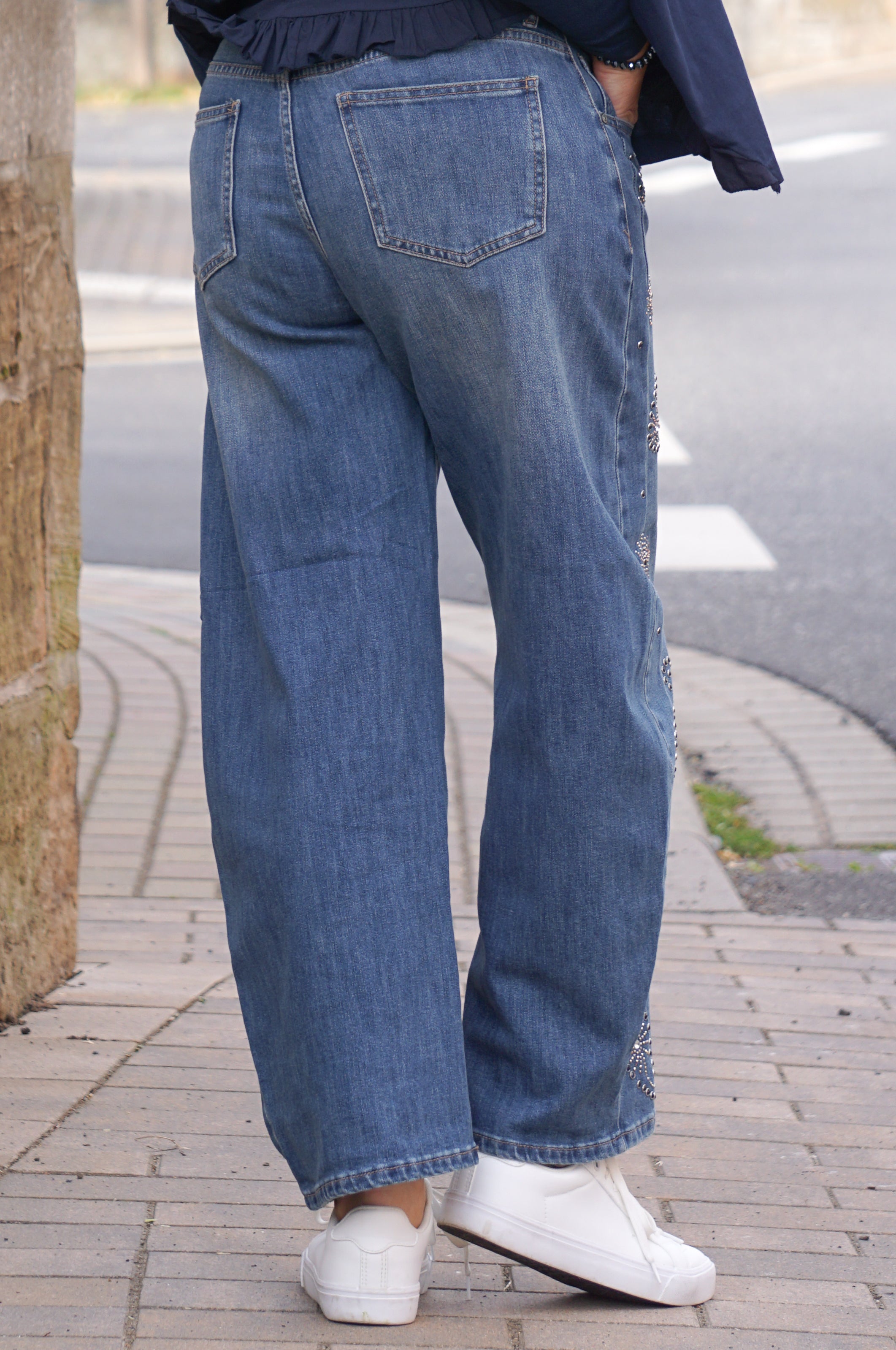 Sexy Woman Barrel Jeans "Paisley Glam"