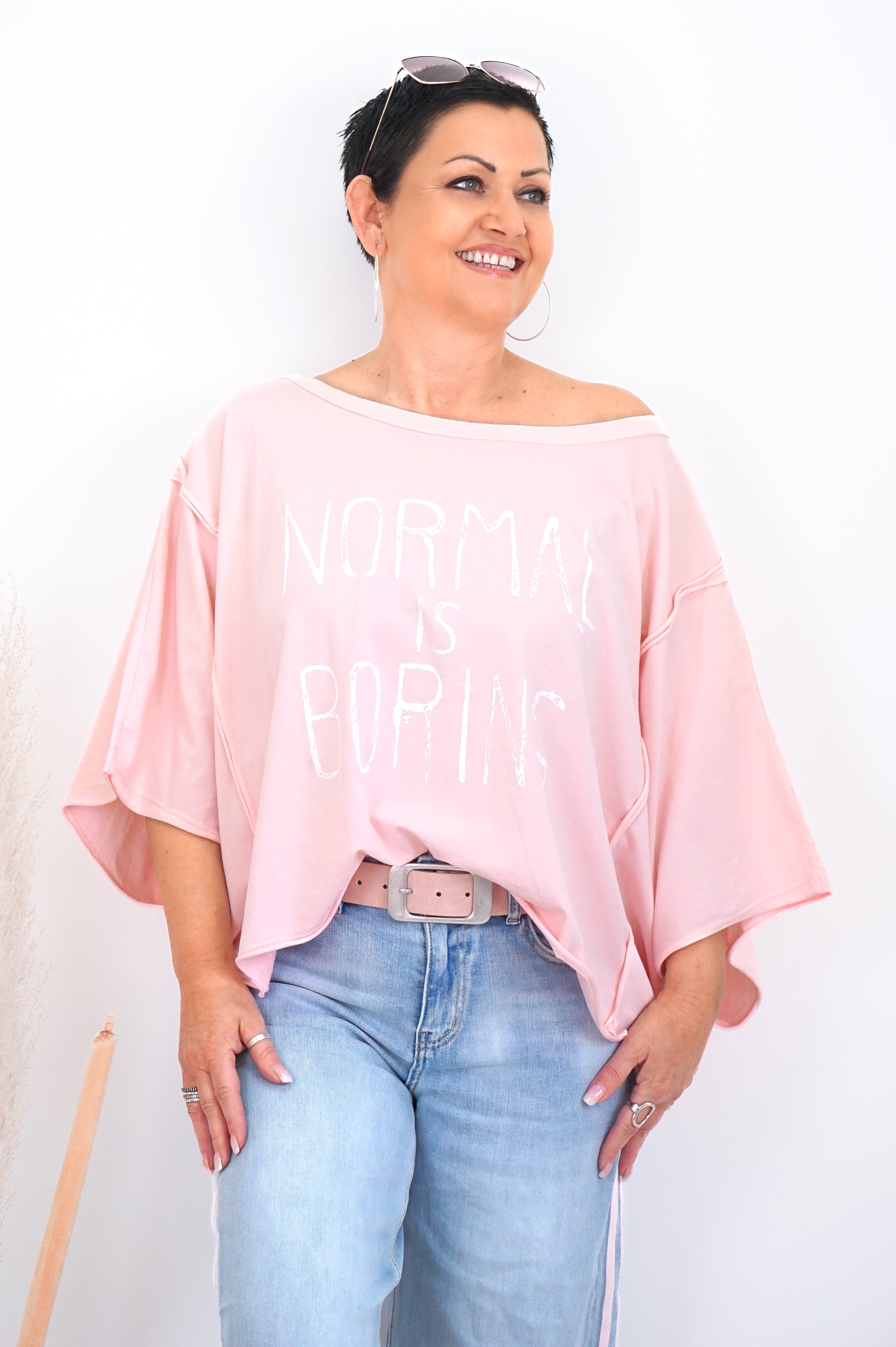 Oversize Shirt „normal is boring“, rosa