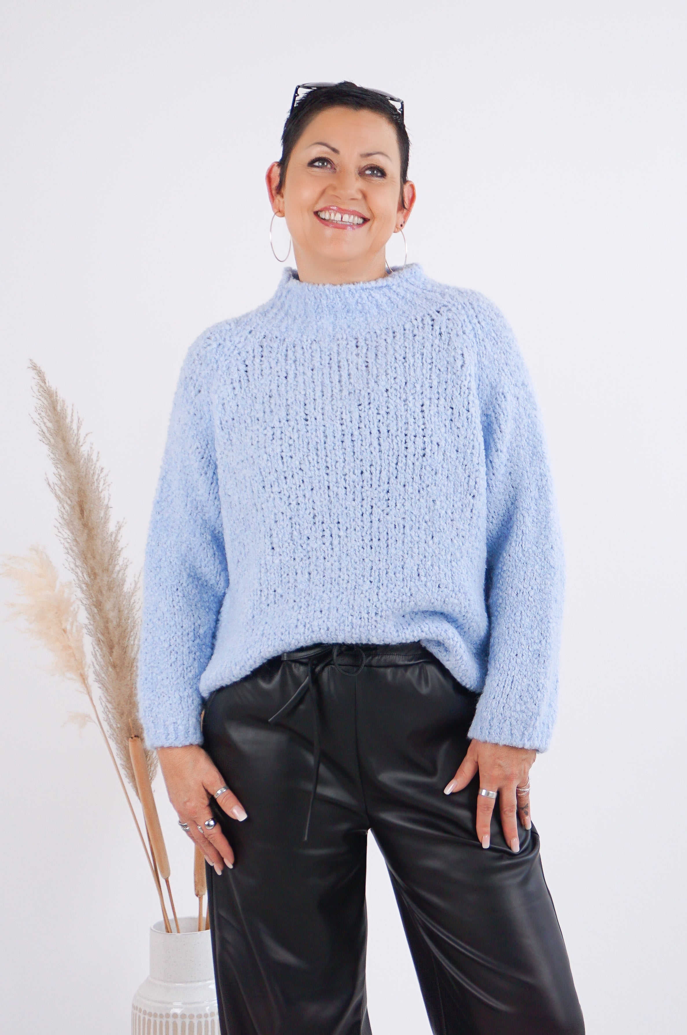 Boucle Strickpulli, hellblau