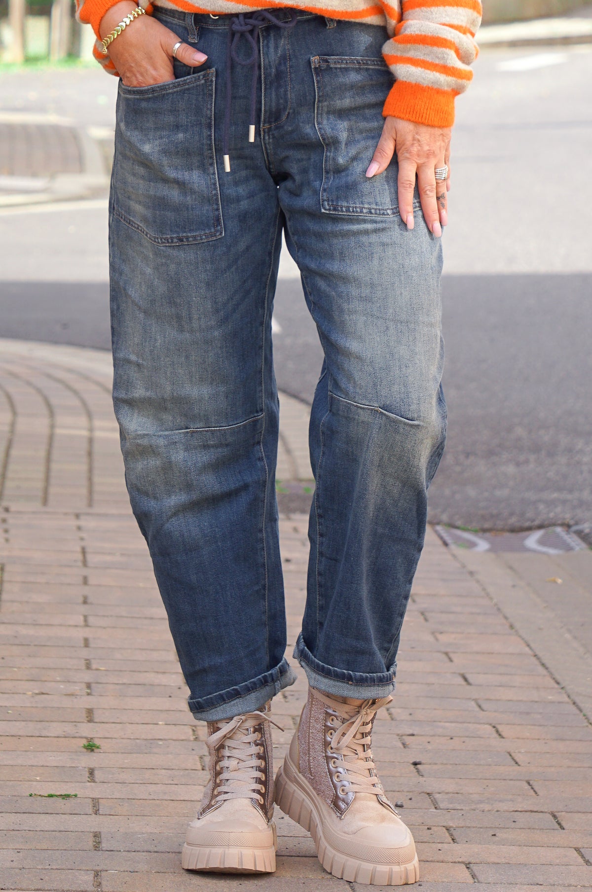 Sexy Woman Barrel Jeans