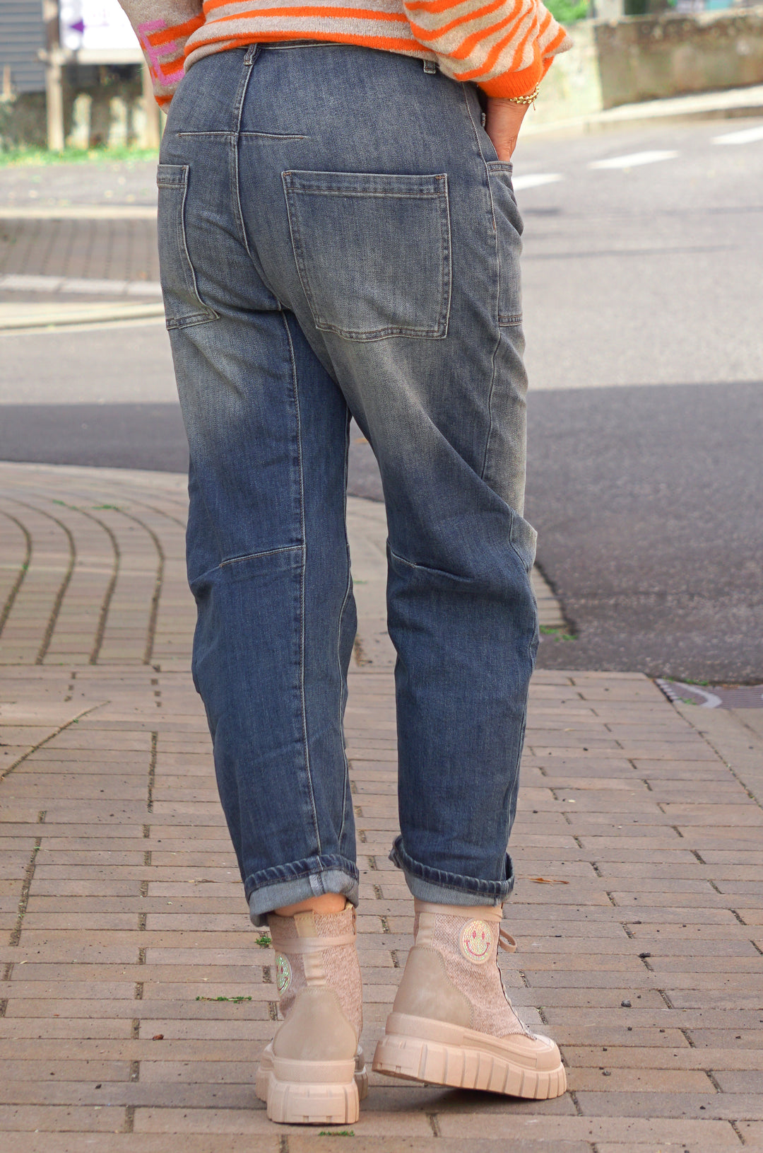 Sexy Woman Barrel Jeans
