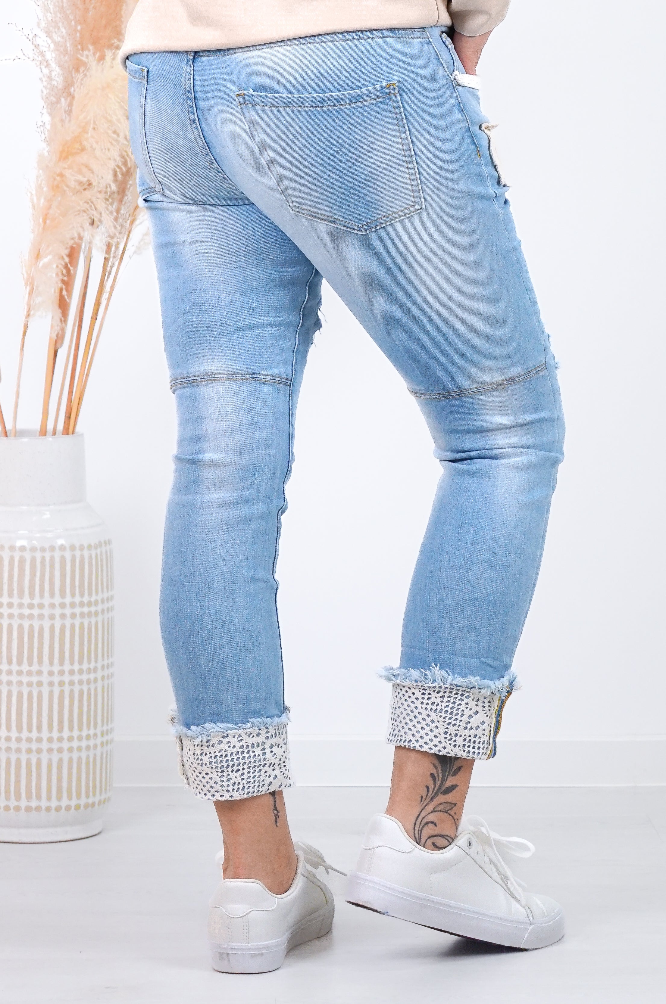 Sexy Woman Jeans mit Häkeldetails