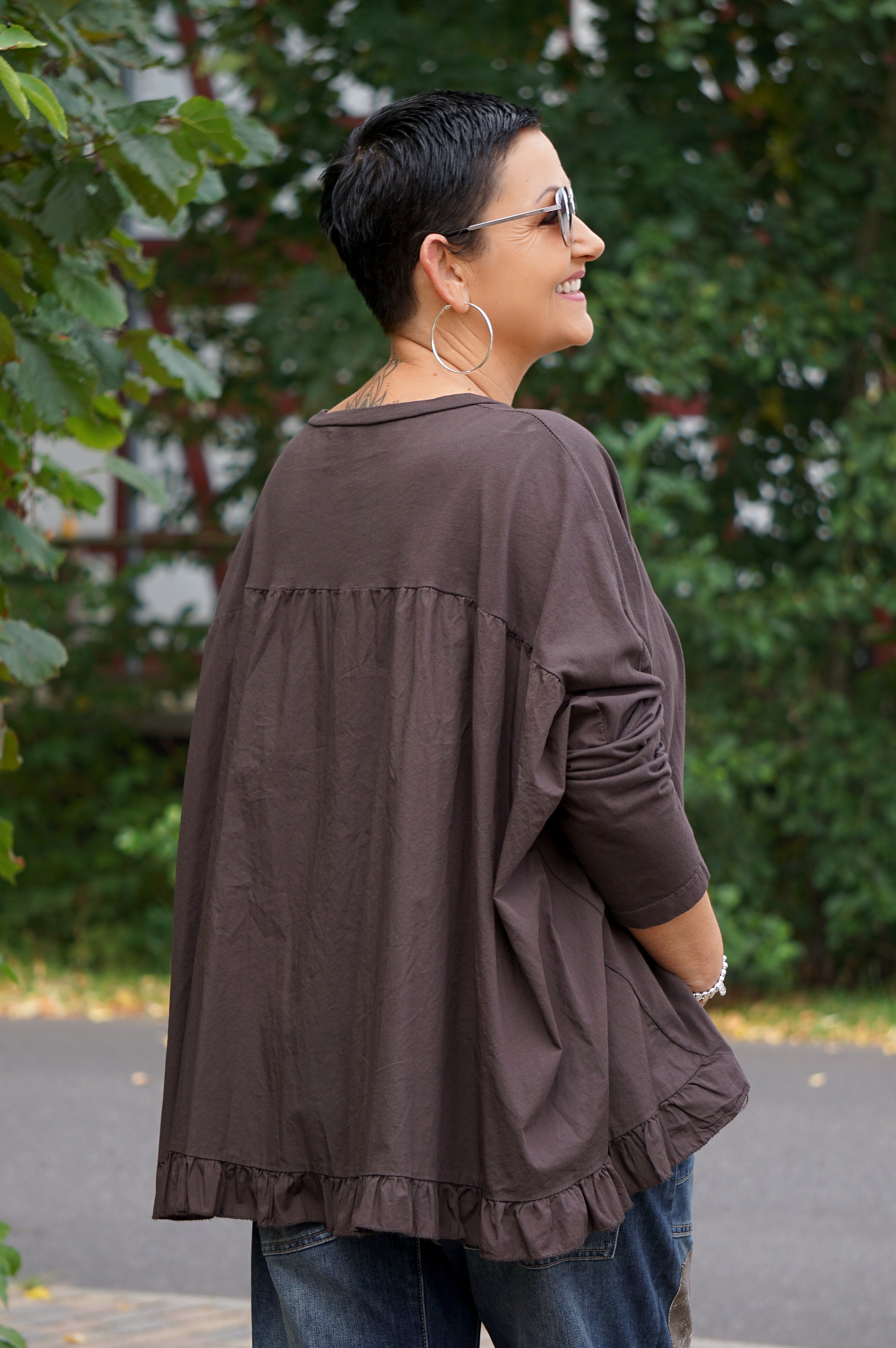 Blusenshirt mit Rüschen, schokobraun