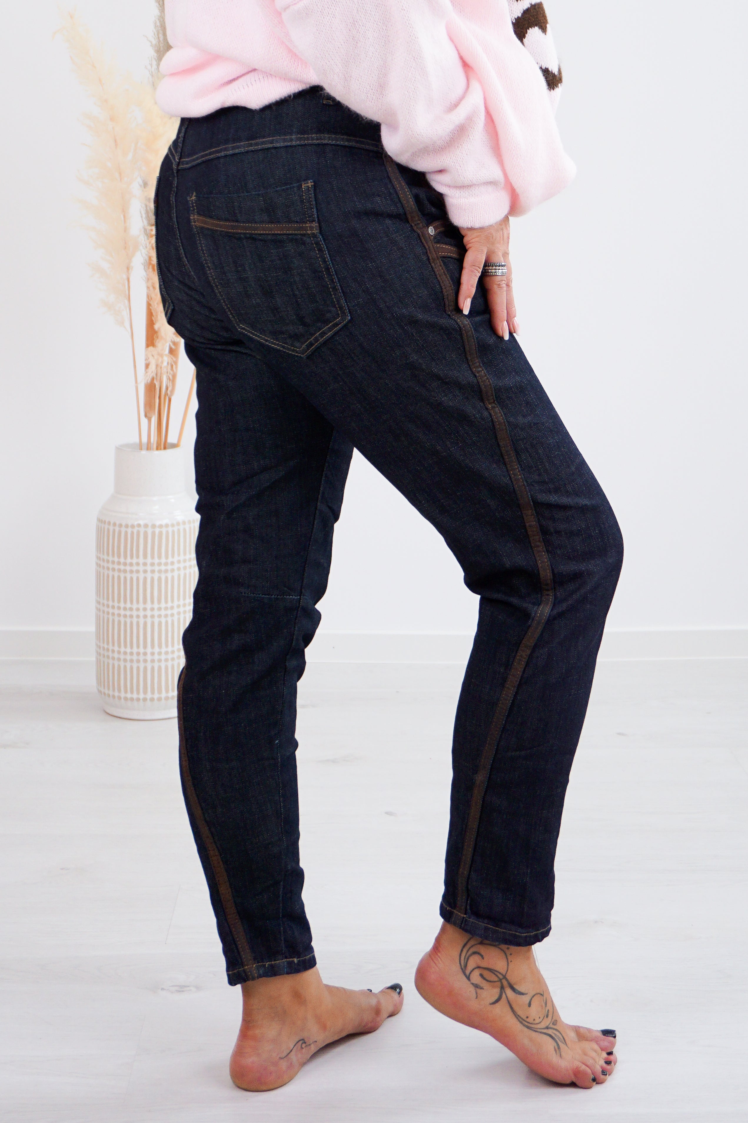 Sexy Woman Jeans mit braunen Details