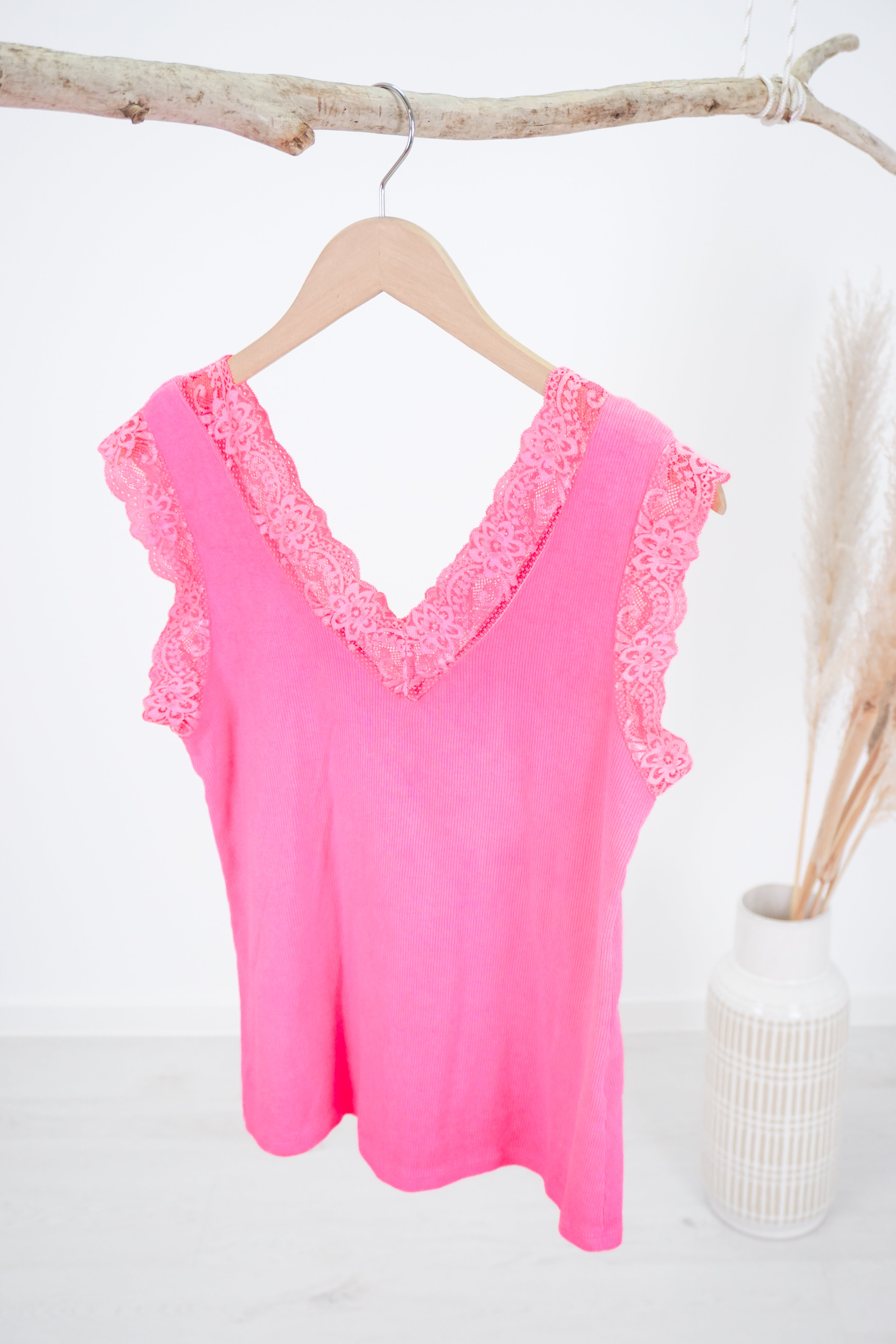Top mit Spitze in Neonpink