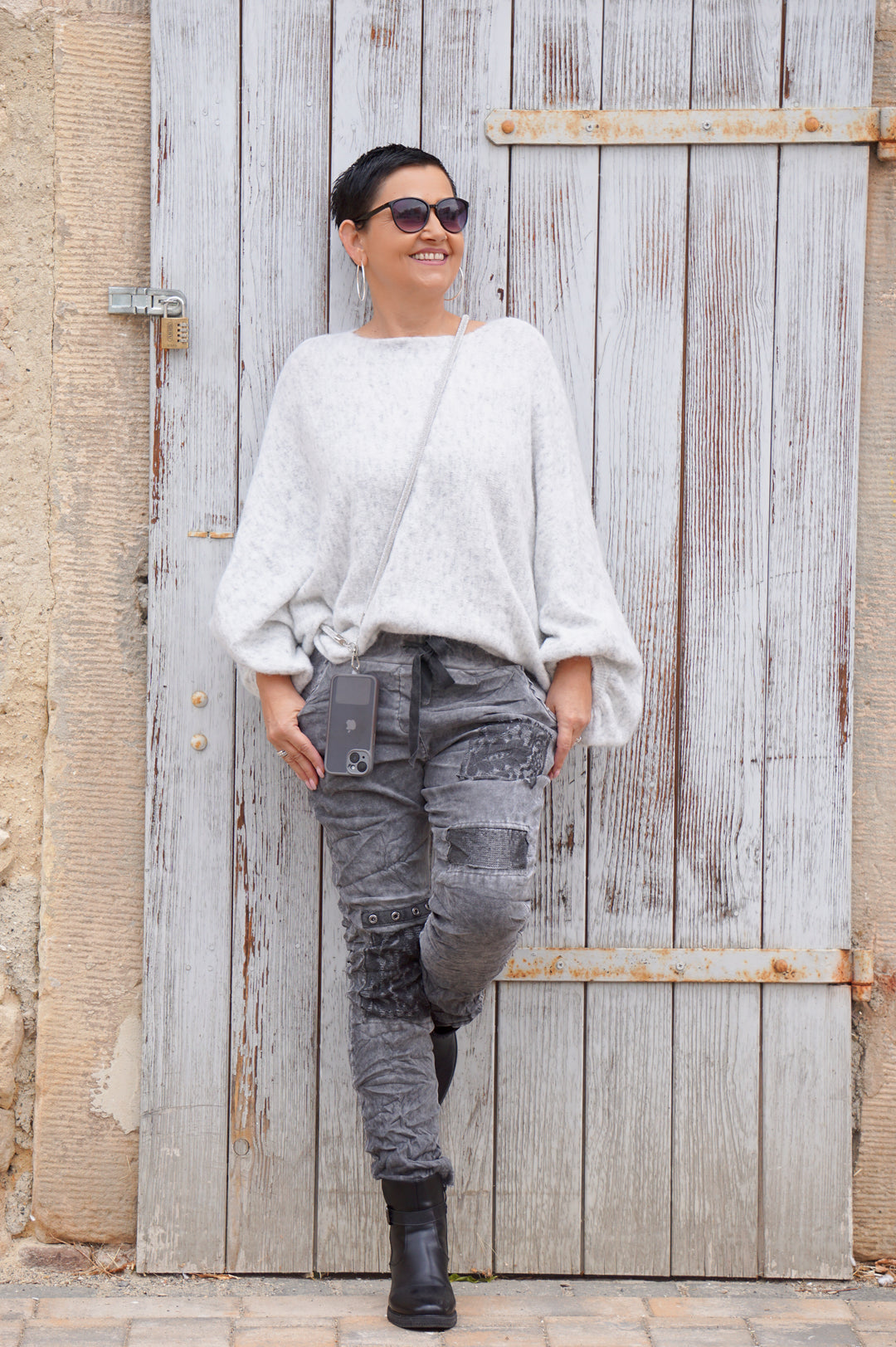 Weiter Kurzarm Strickpulli, grau meliert