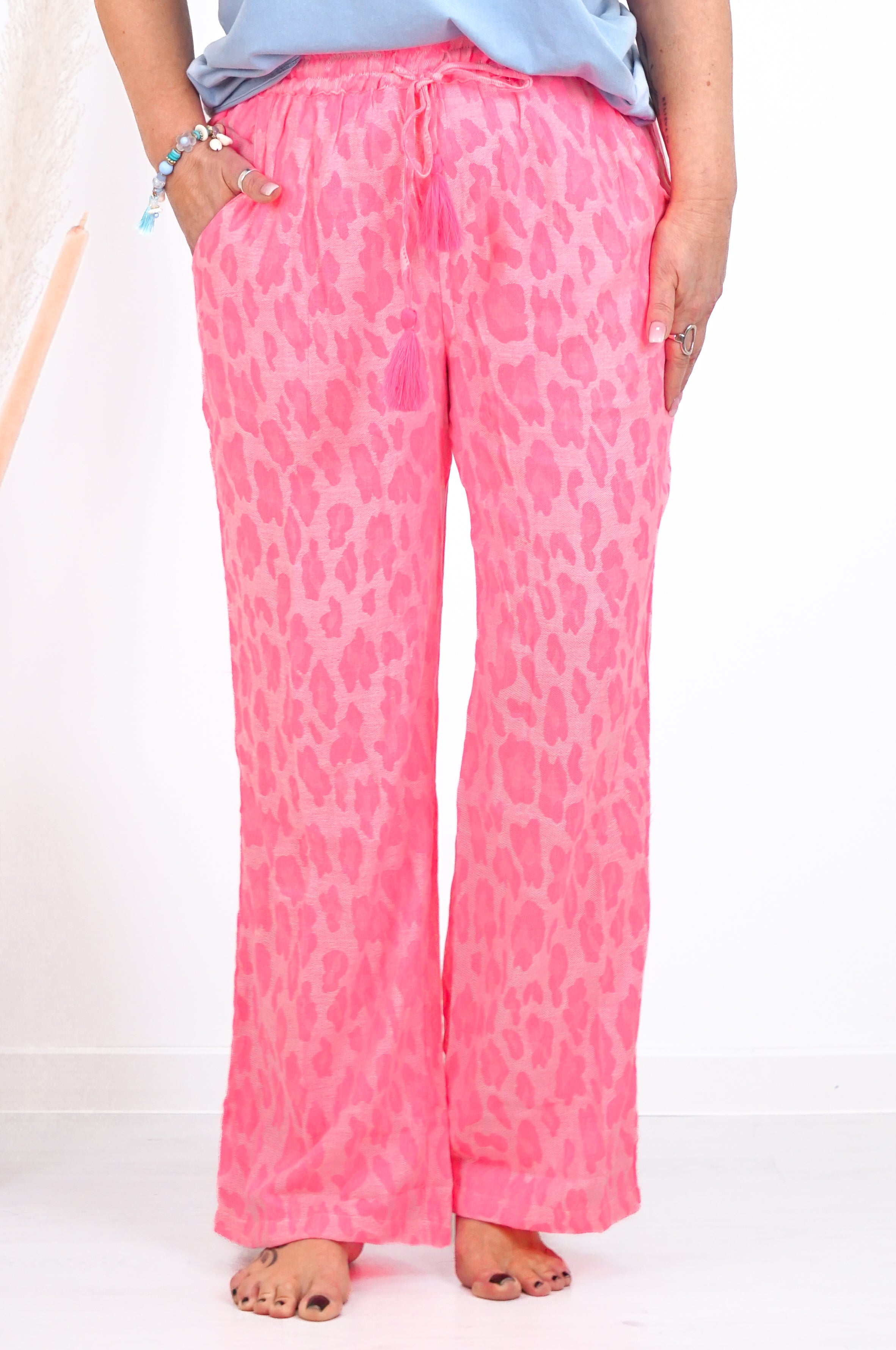Sommerhose mit Leo Print, neonpink