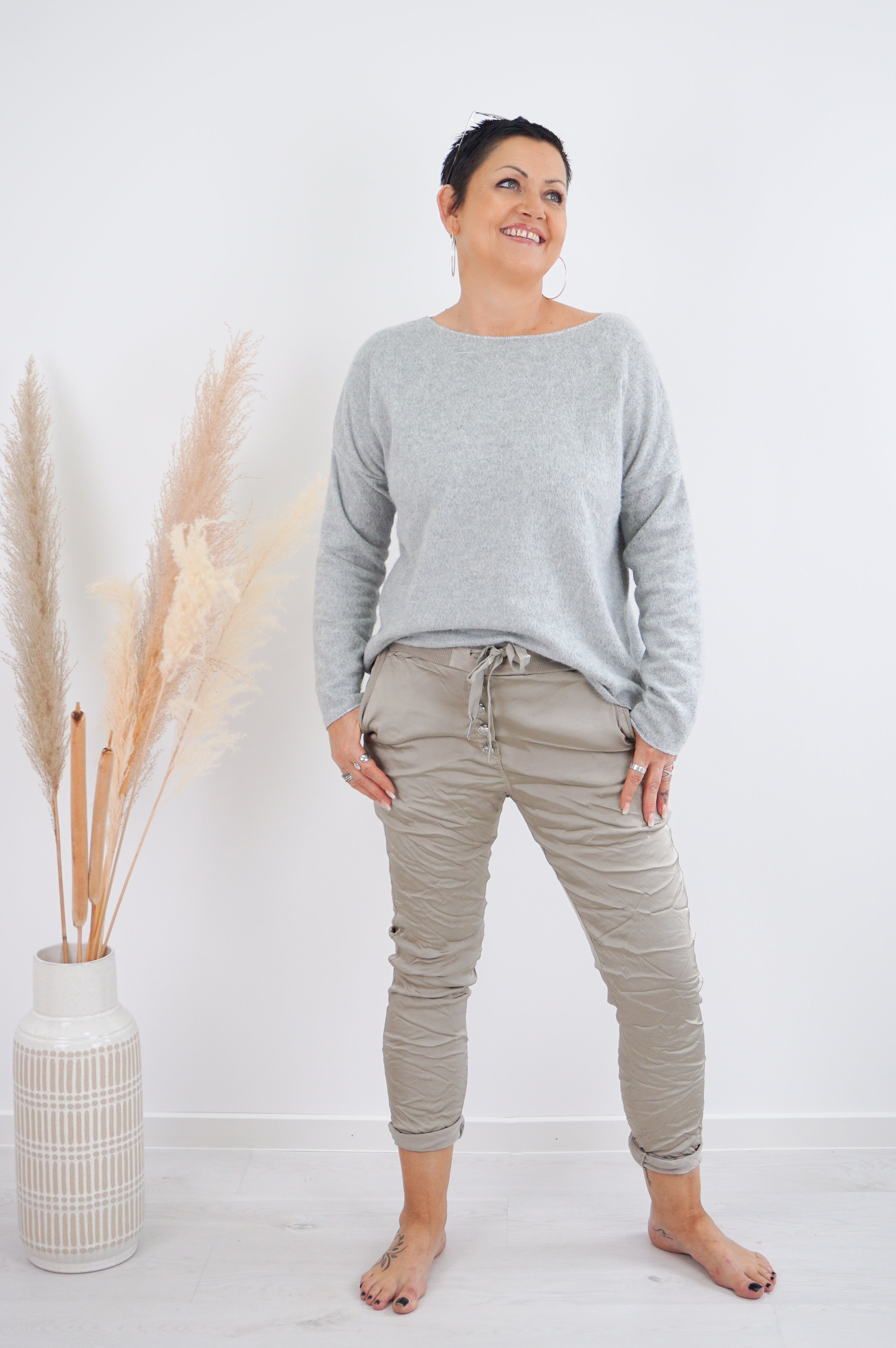 Flauschiger Feinstrickpulli, grau