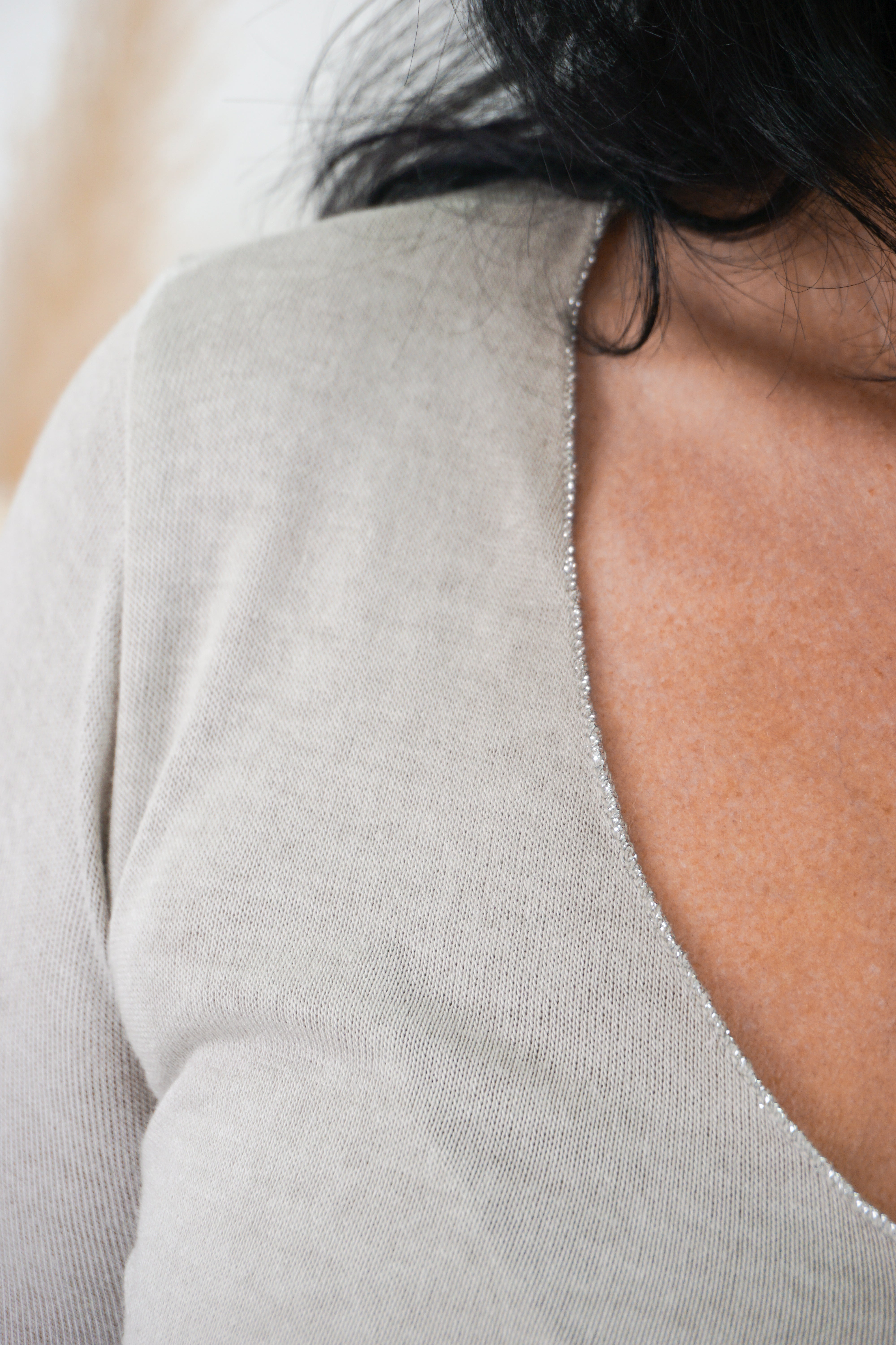 Basic Langarmshirt mit silbernen Details, beige