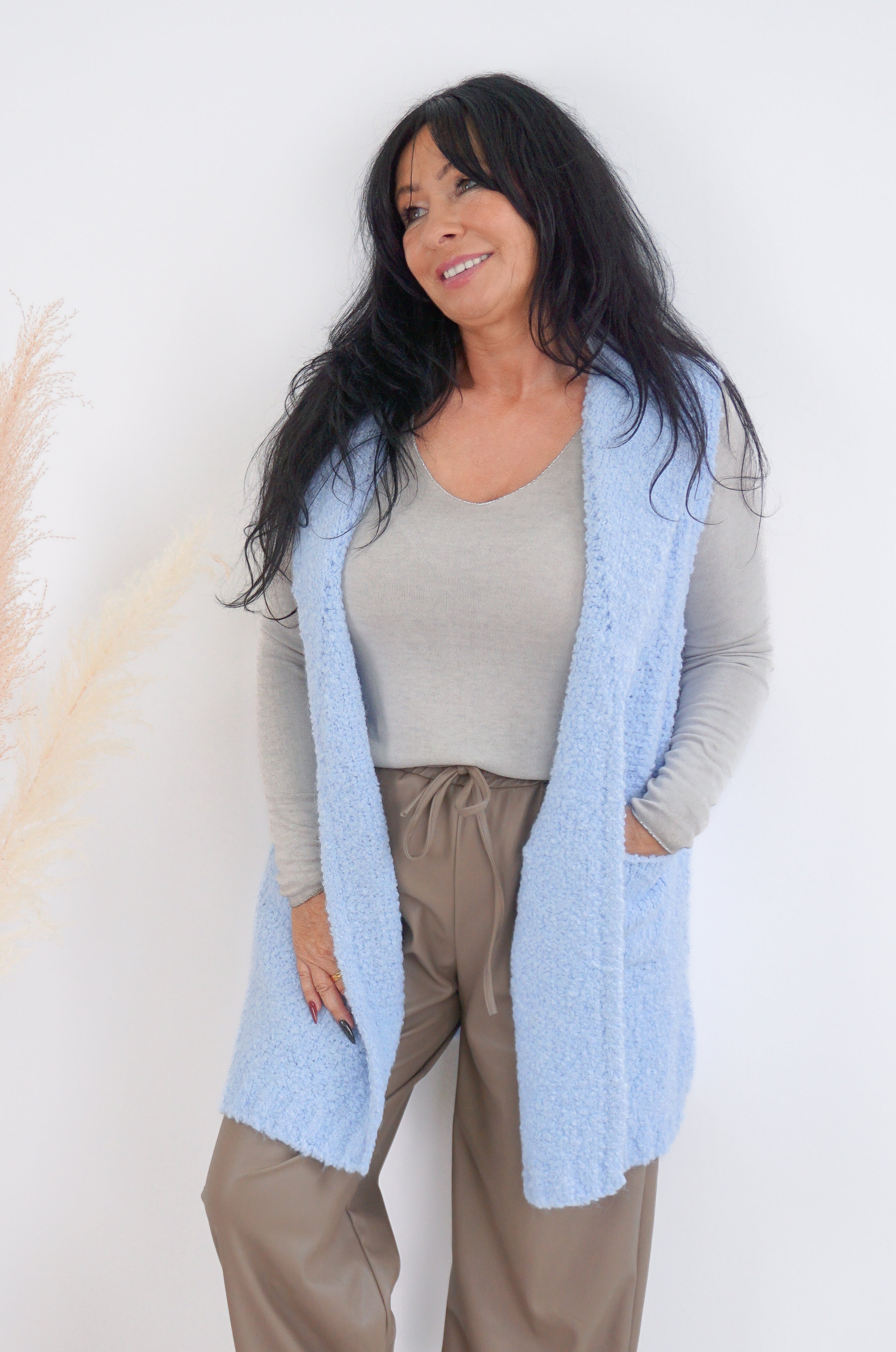 Lange Boucle Strickweste, hellblau