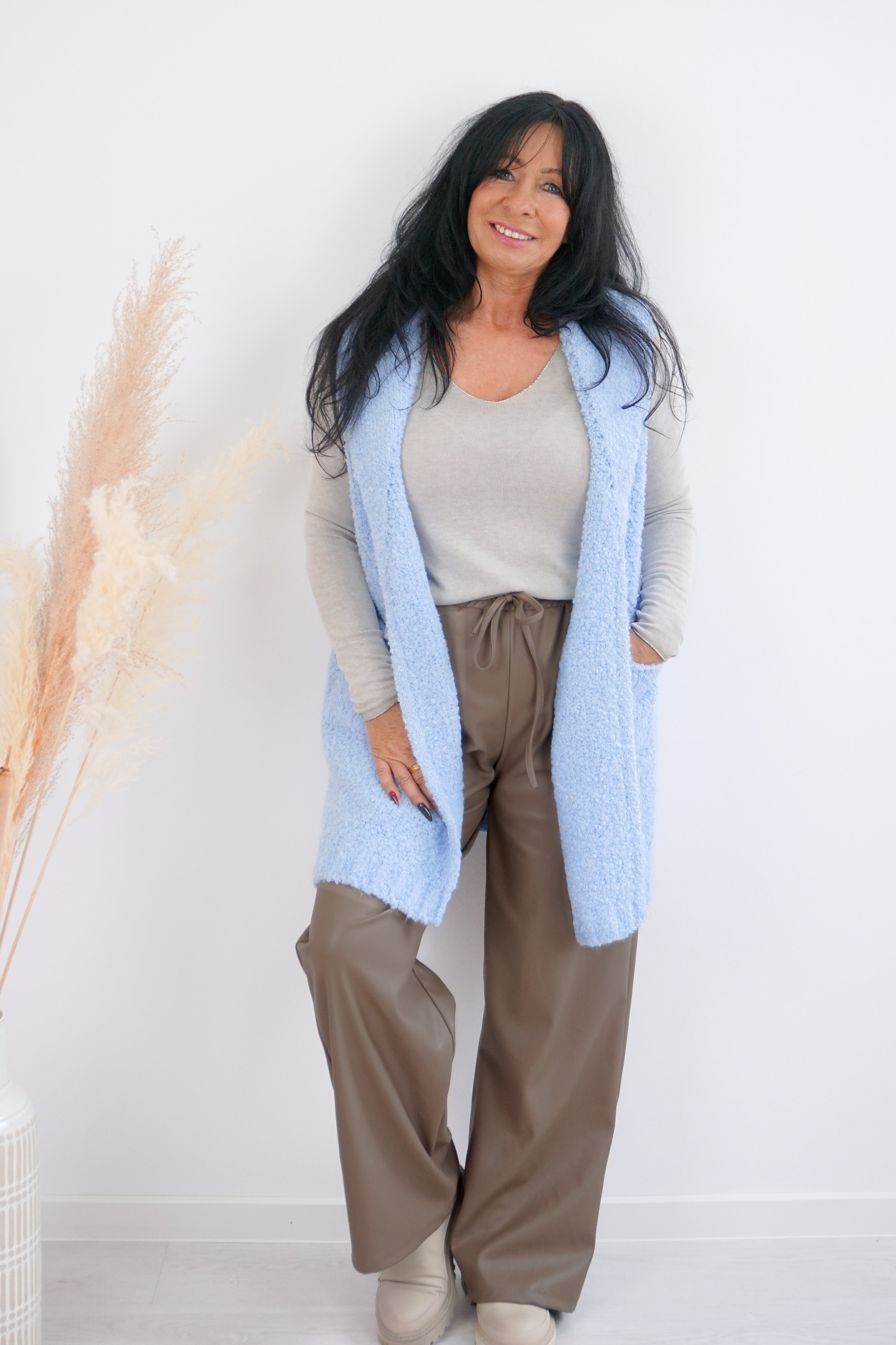 Lange Boucle Strickweste, hellblau