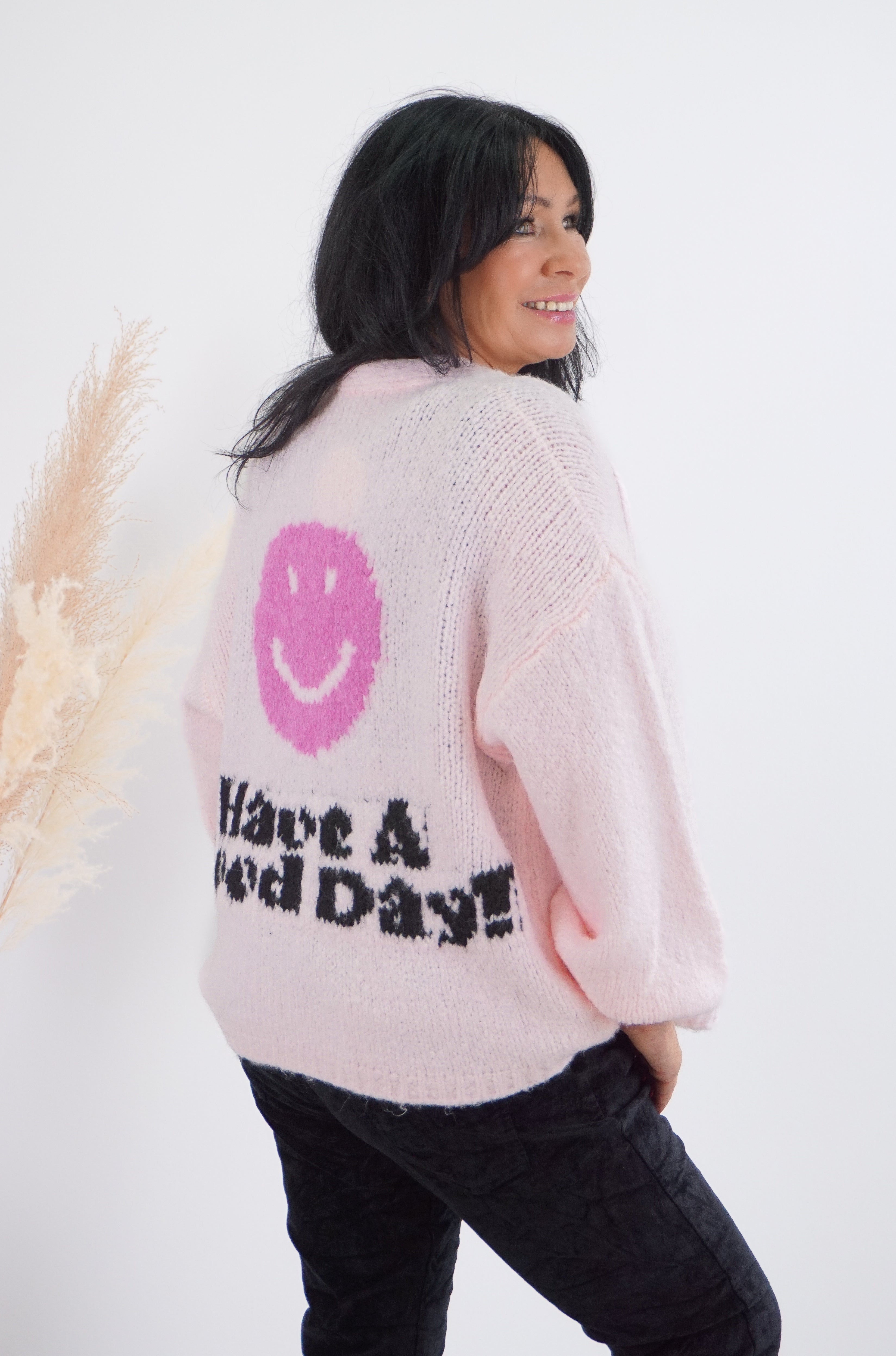 Kurze Strickjacke "Good Day", rosa