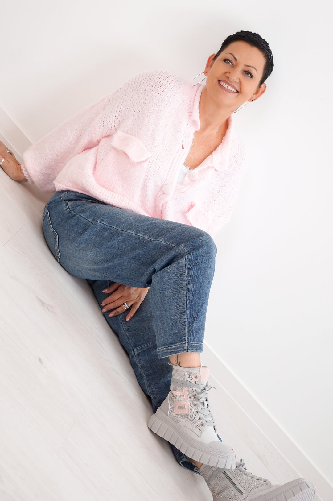 Strickjacke mit aufgesetzten Taschen, rosa