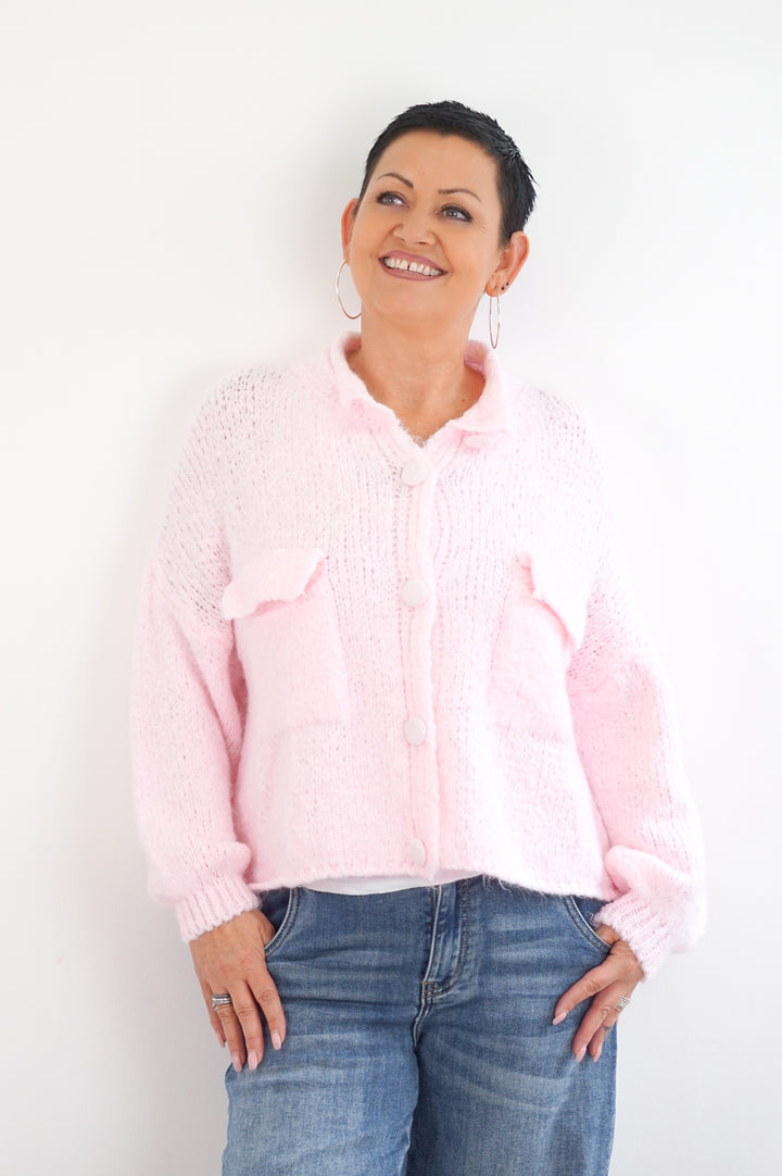 Strickjacke mit aufgesetzten Taschen, rosa