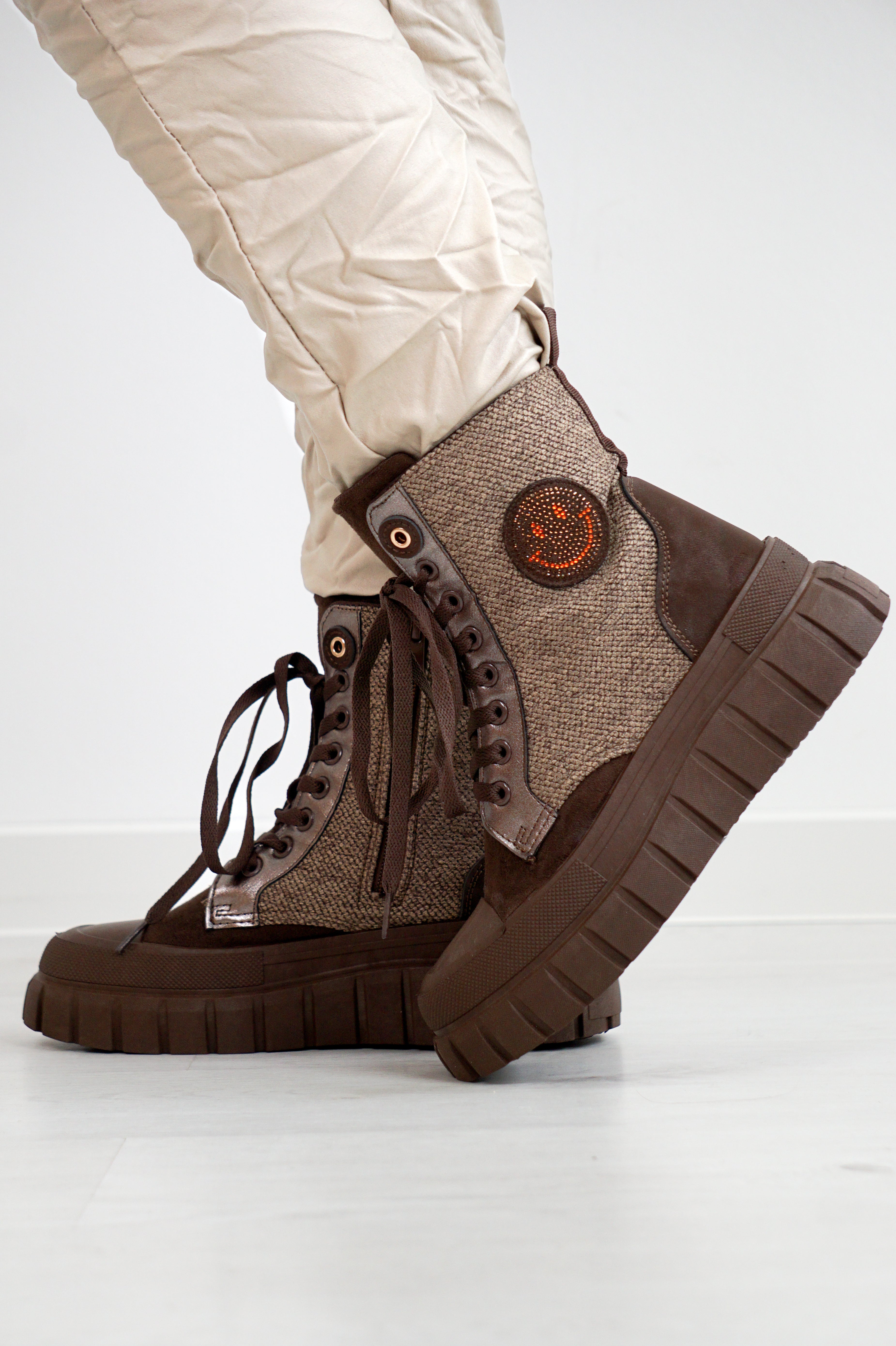 Hoher Sneaker "smile", schokobraun