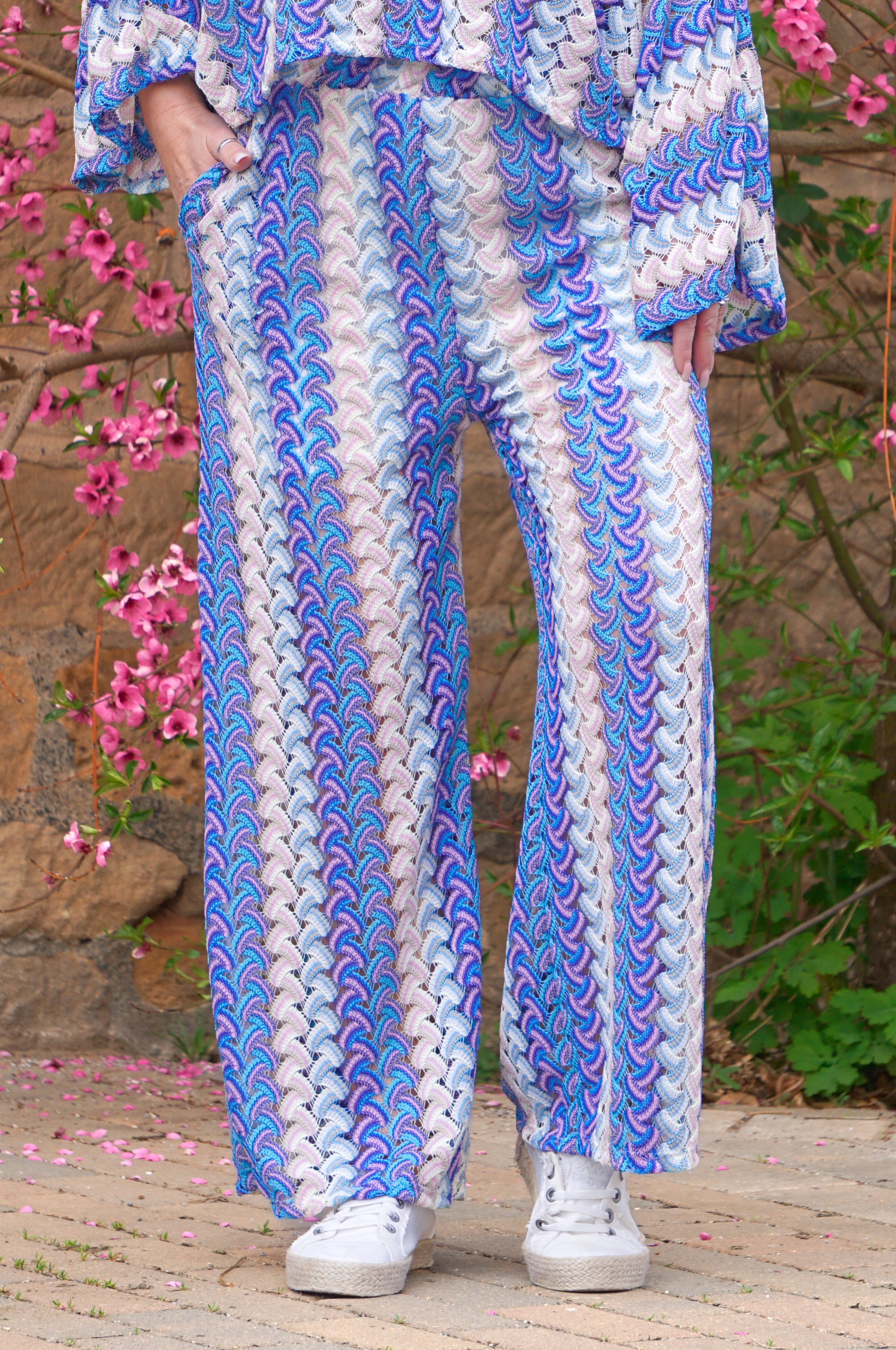 Bunte Häkelhose, blau