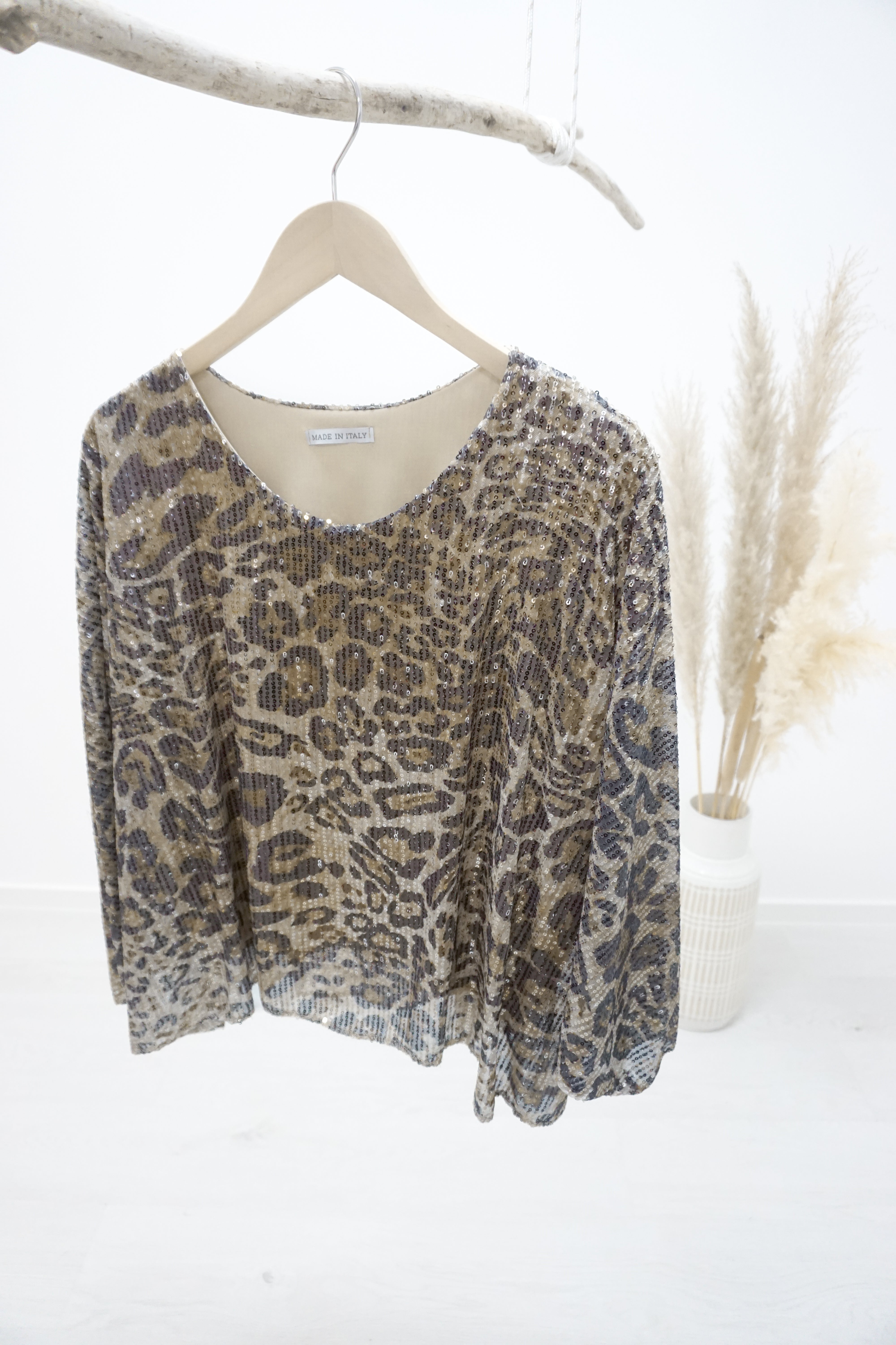 Bluse mit Pailletten im Leo Look