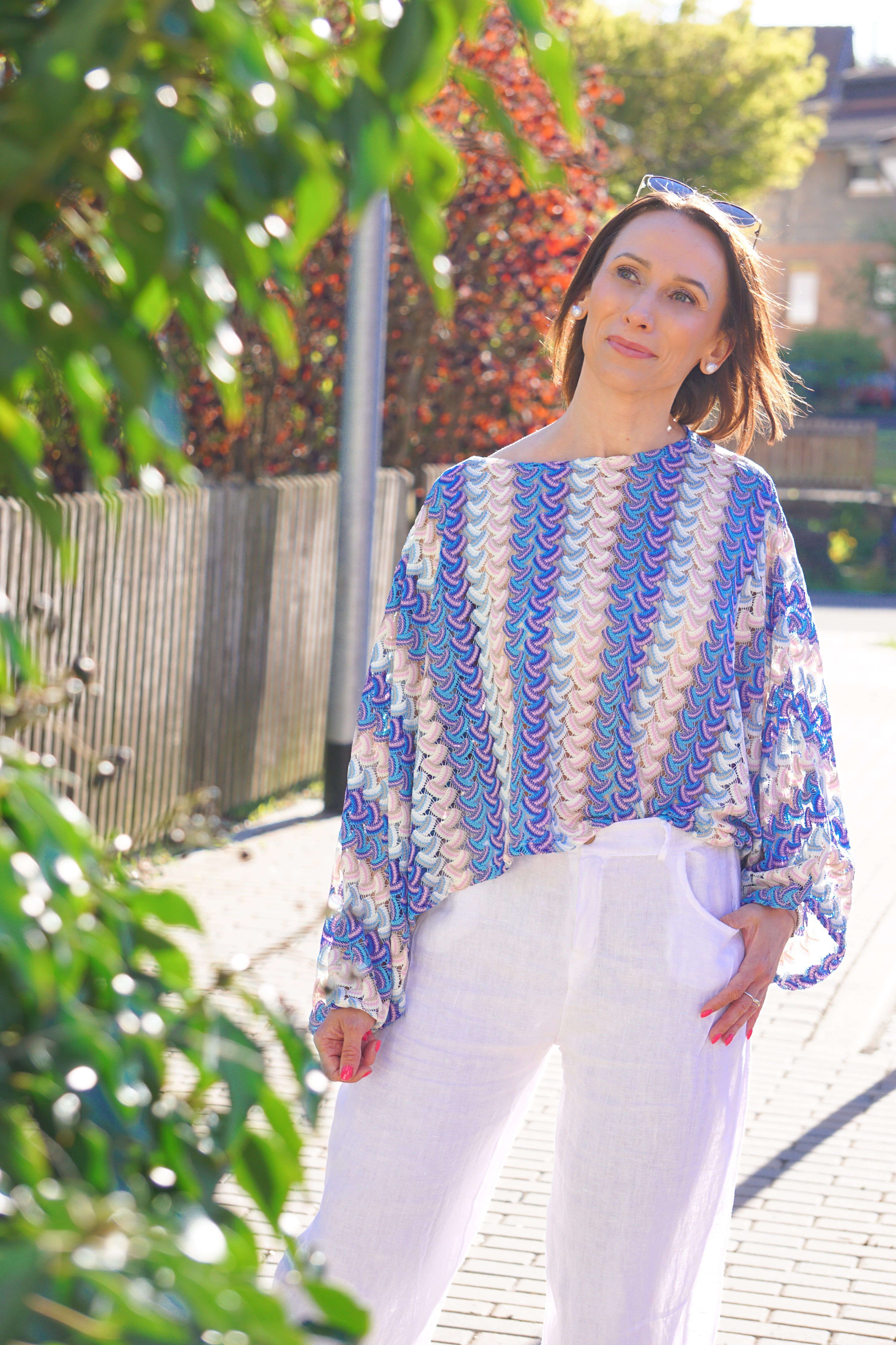 Buntes Häkelshirt, blau