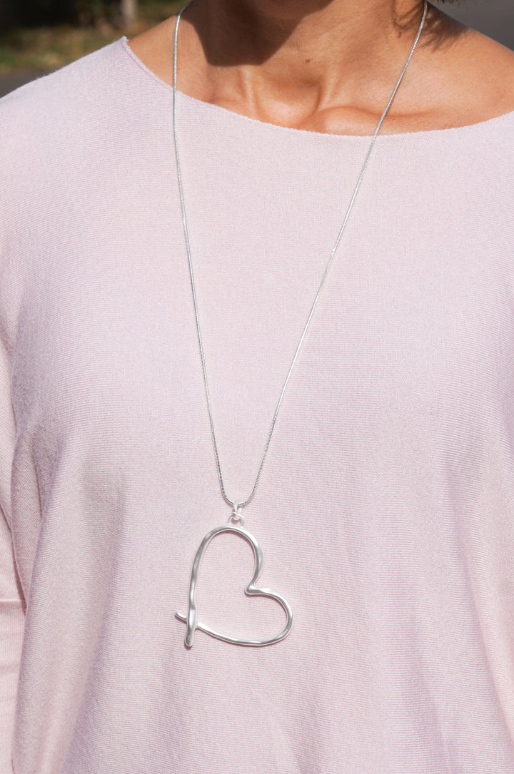 Lange Kette mit Herz Anhänger