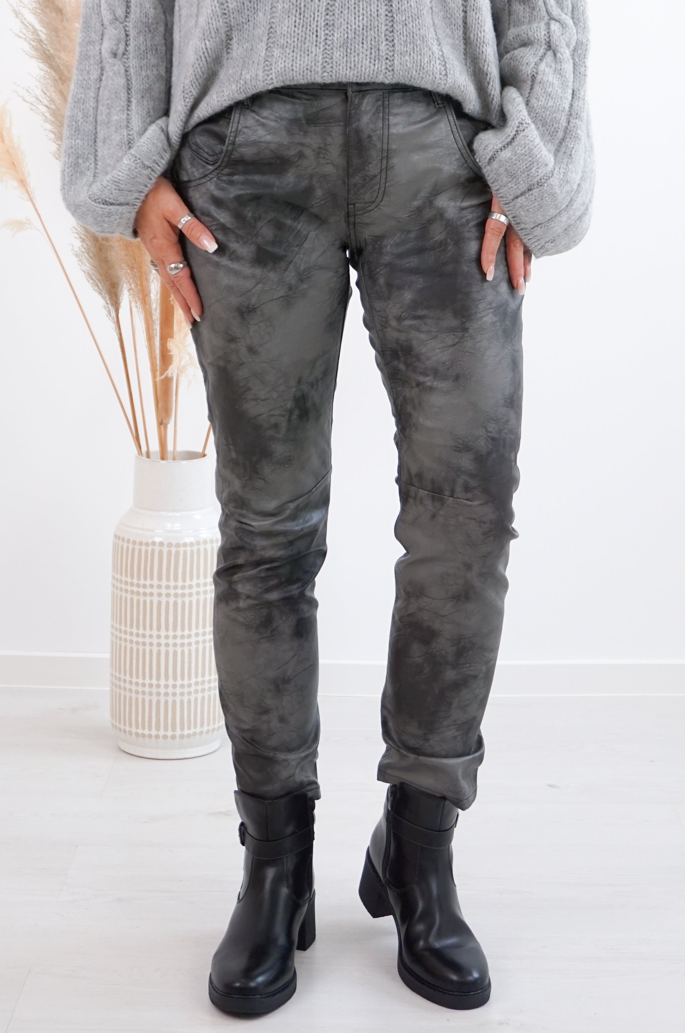 Sexy Woman Lederimitat Hose „special“, grau