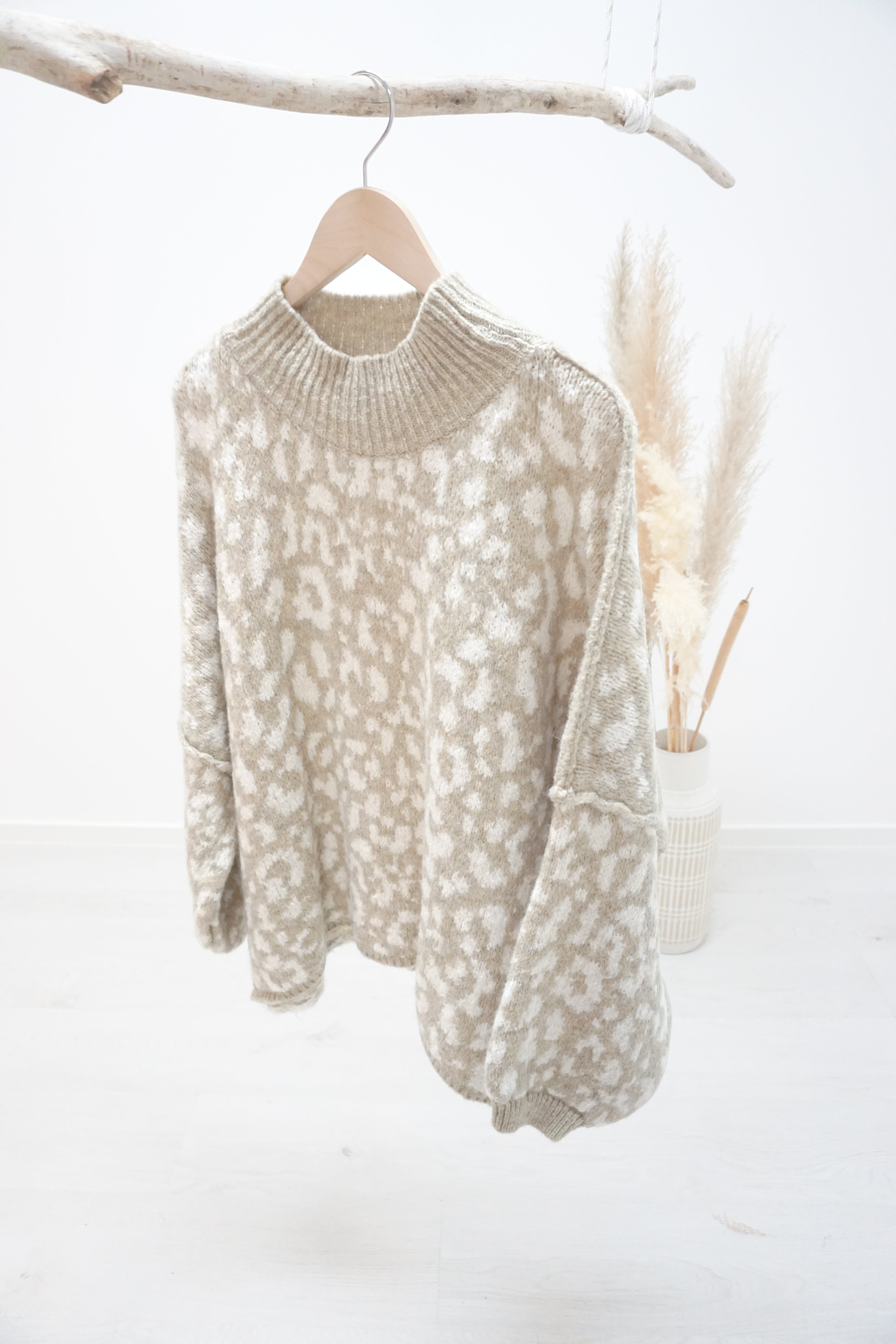 Zweite Wahl - Strickpulli mit Rollkragen und Leo Muster - vom Umtausch ausgeschlossen