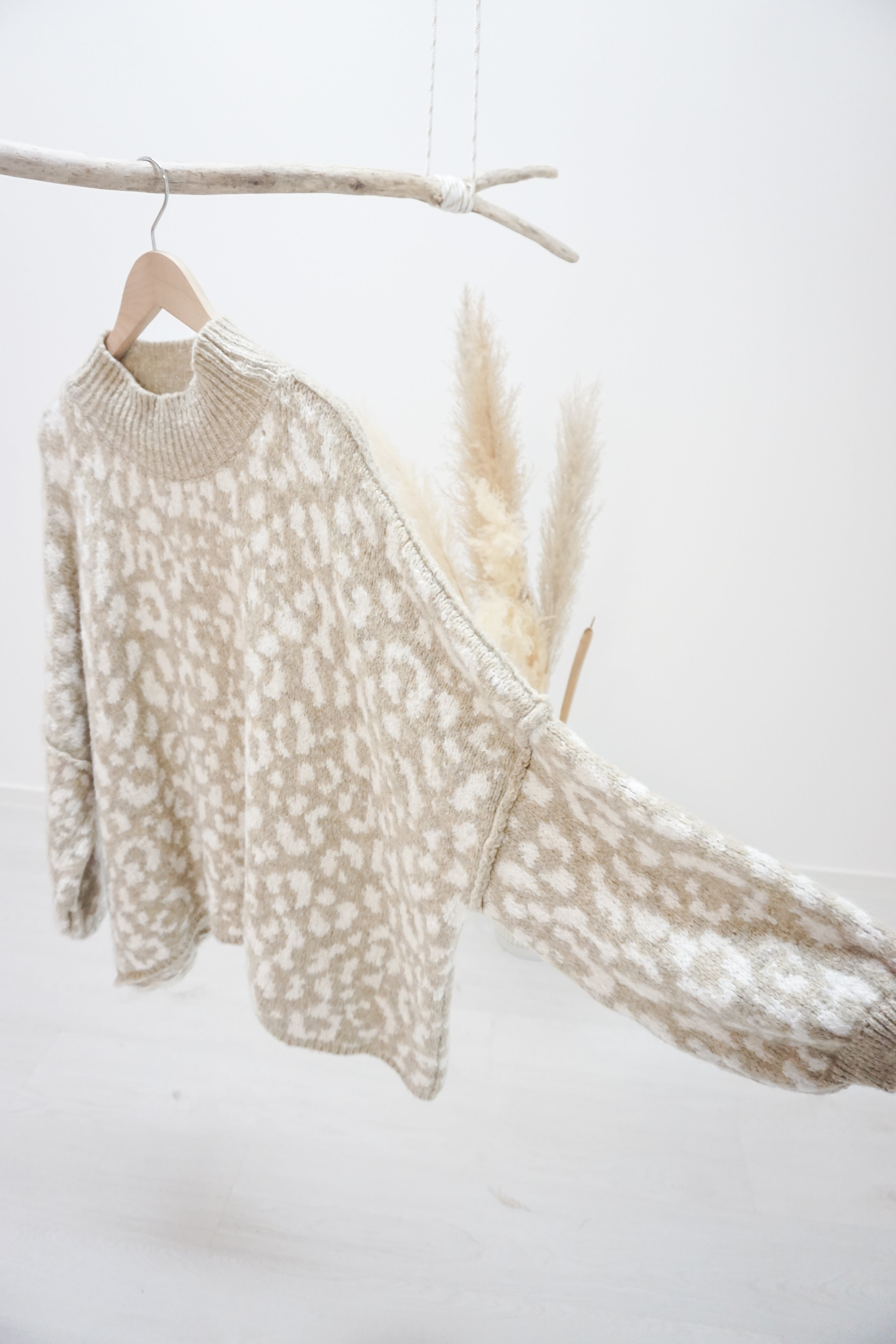 Zweite Wahl - Strickpulli mit Rollkragen und Leo Muster - vom Umtausch ausgeschlossen