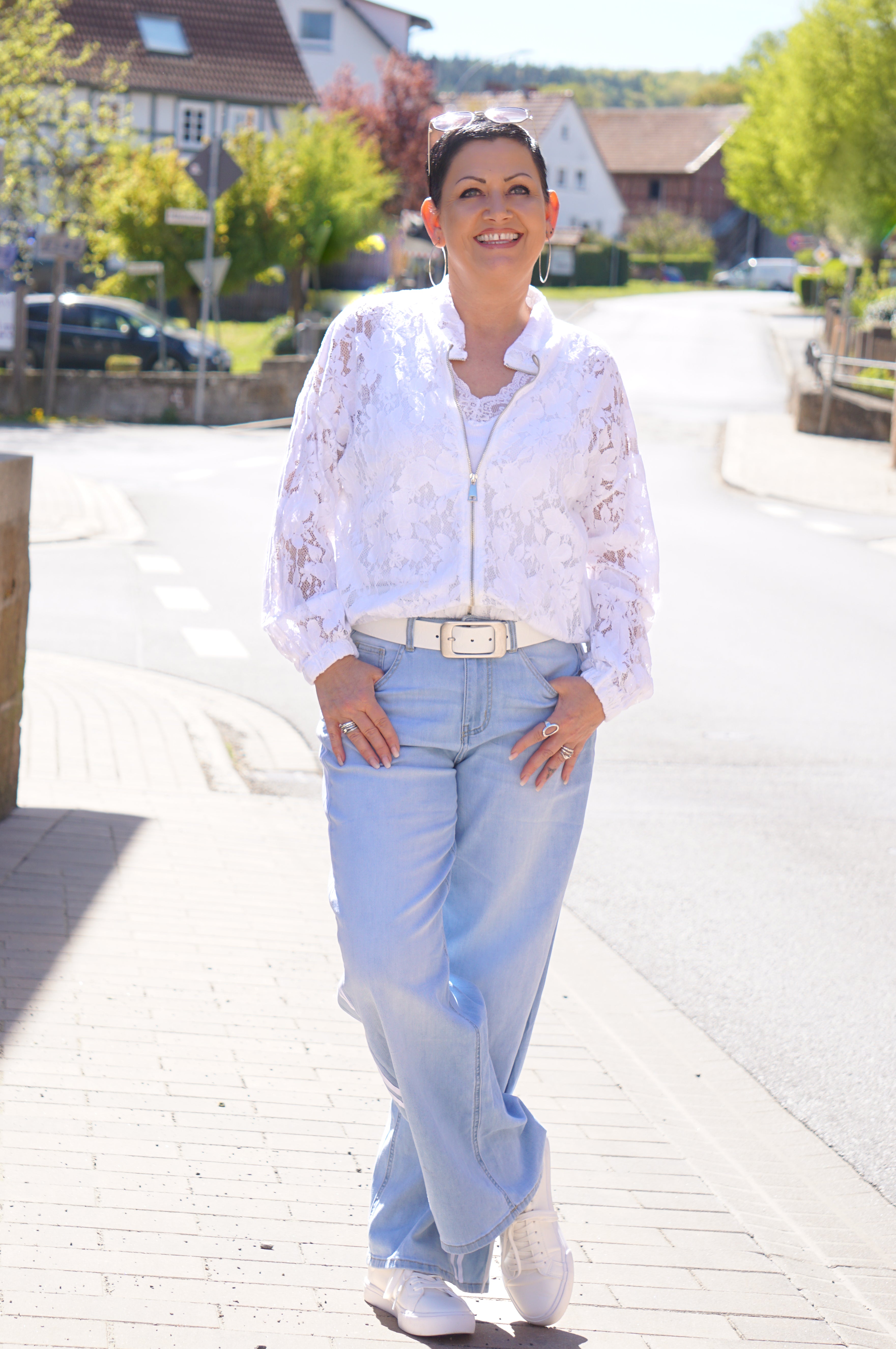 Blousonjacke aus Spitze, weiß