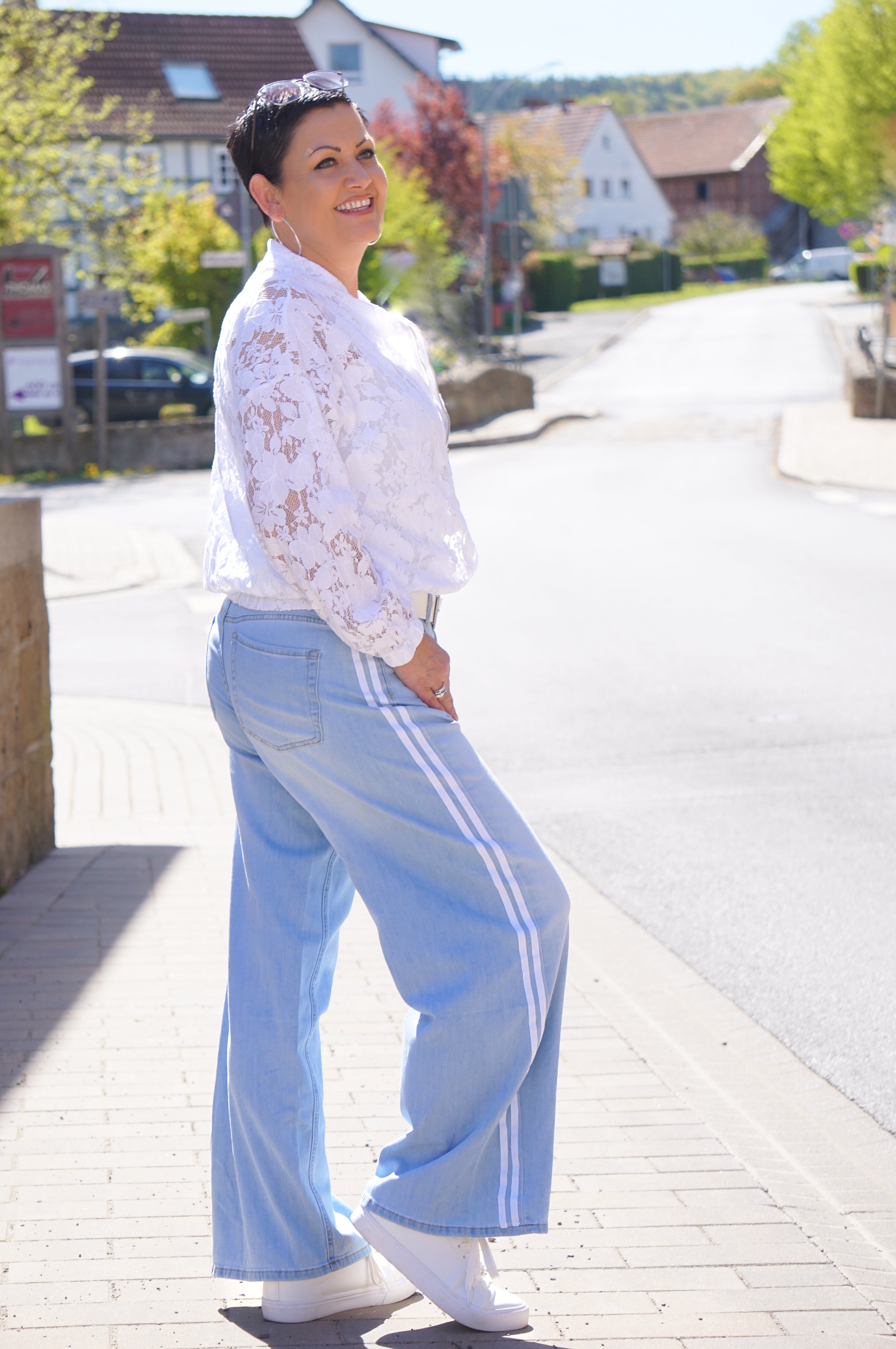 Blousonjacke aus Spitze, weiß