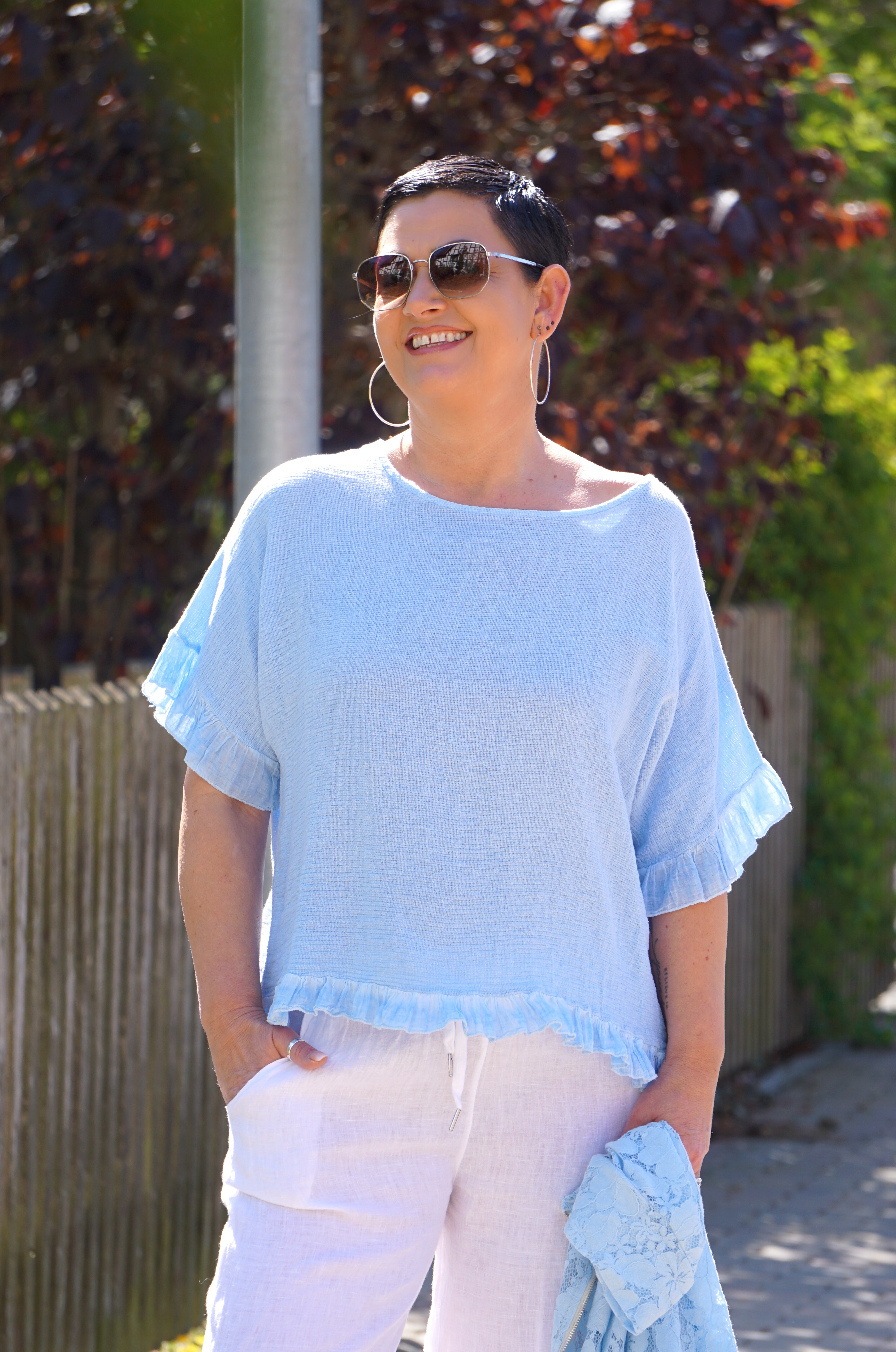 T-Shirt mit Rüschen, hellblau