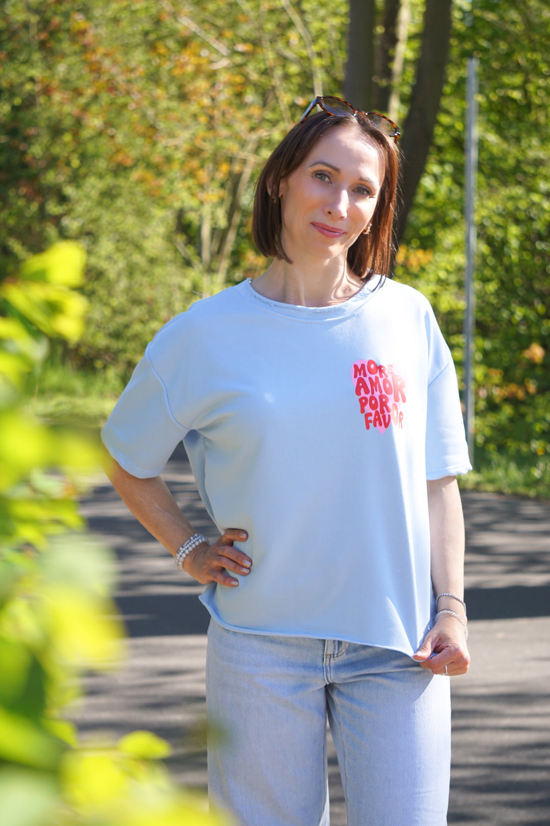 Kurzarm Sweatshirt "More Amor por favor“,hellblau