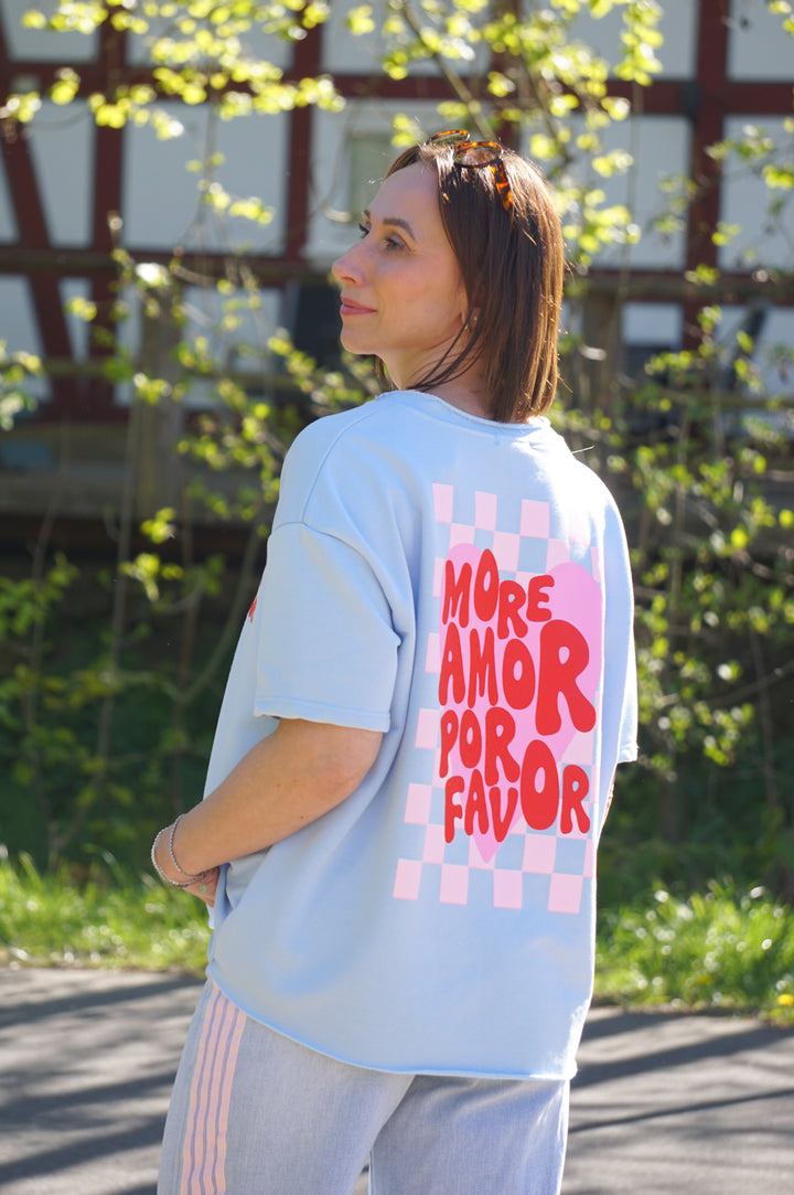 Kurzarm Sweatshirt "More Amor por favor“,hellblau