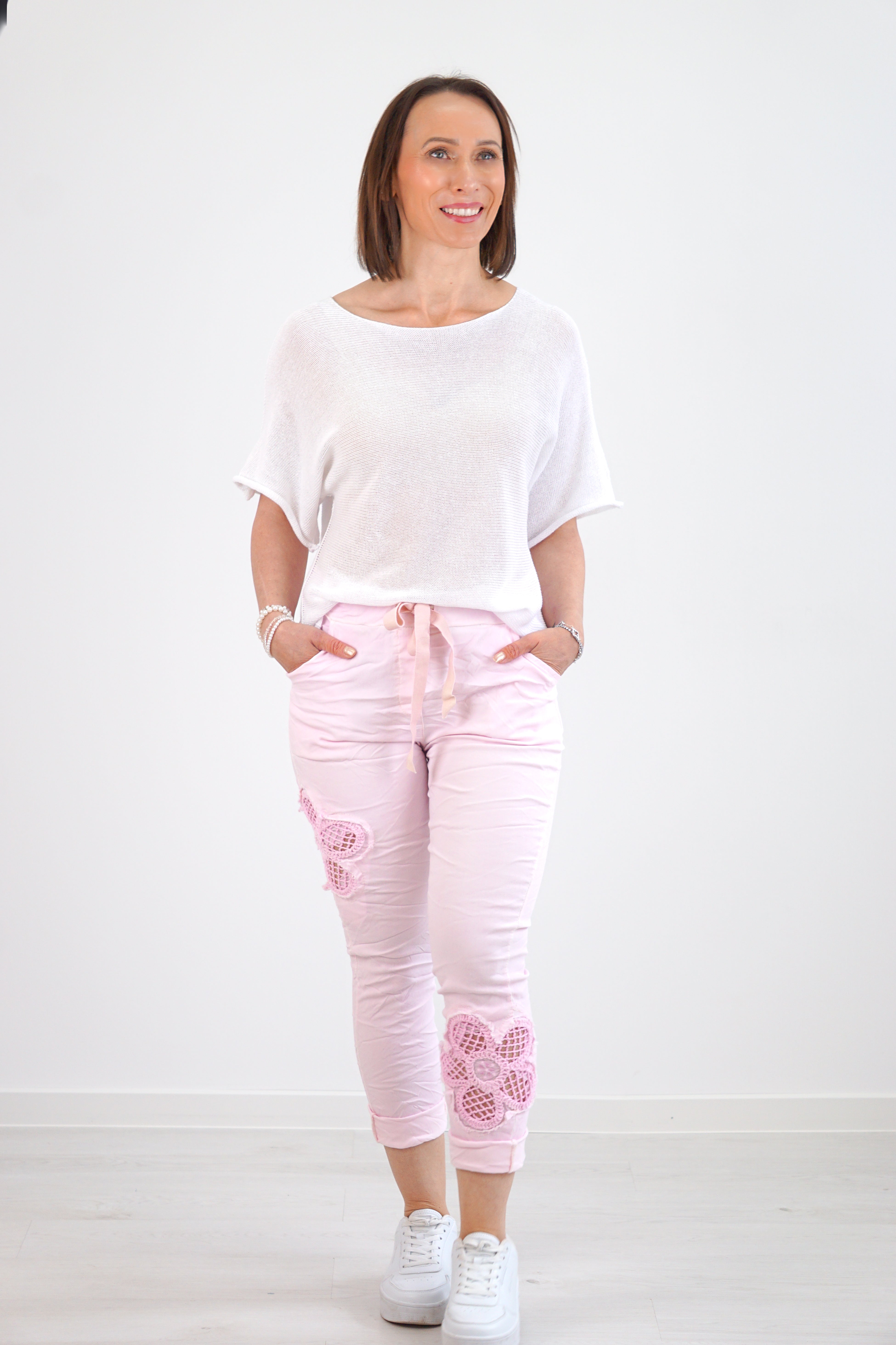 Jogpant mit Häkelblumen, rosa