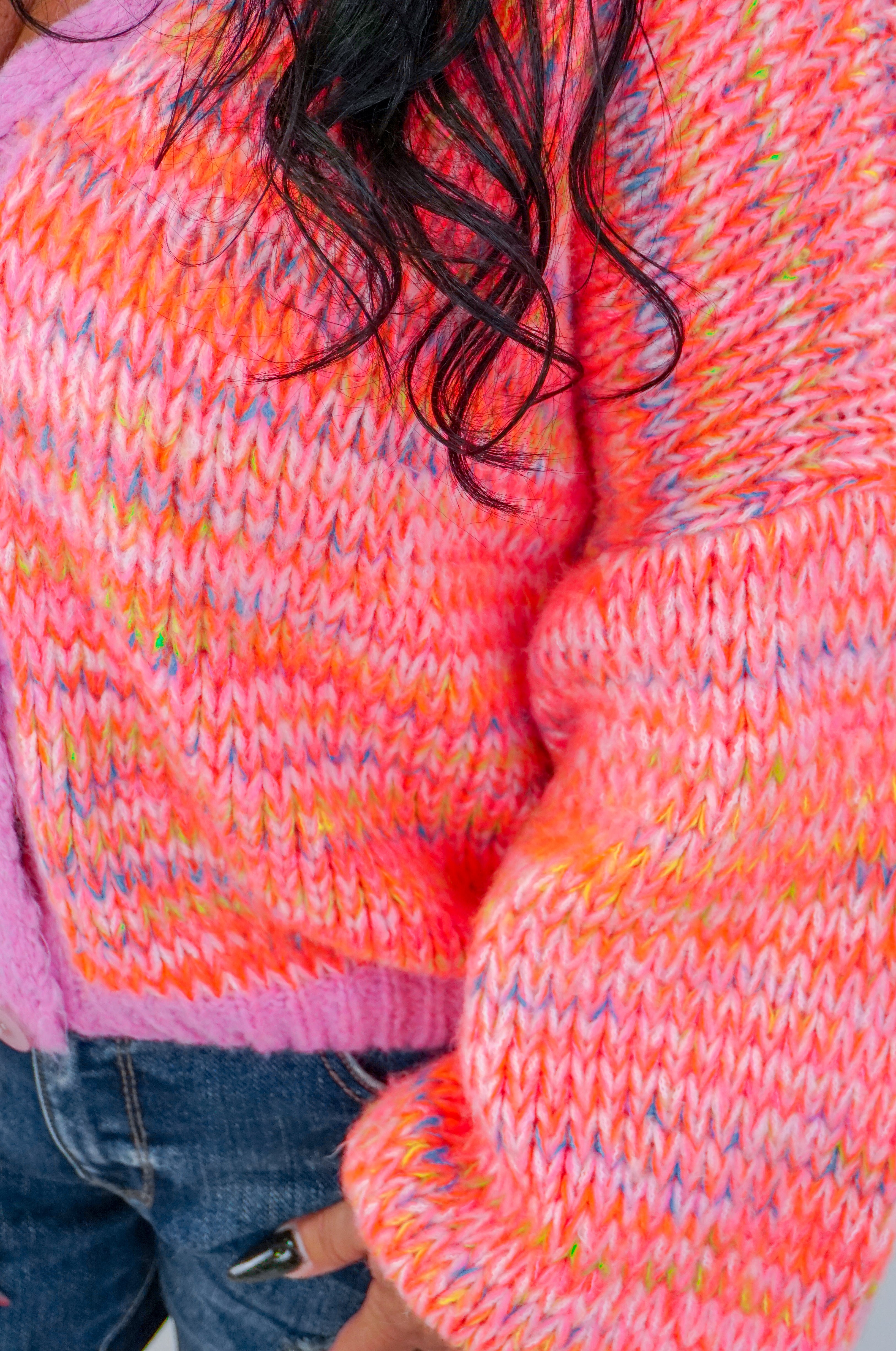 Kurze bunte Strickjacke