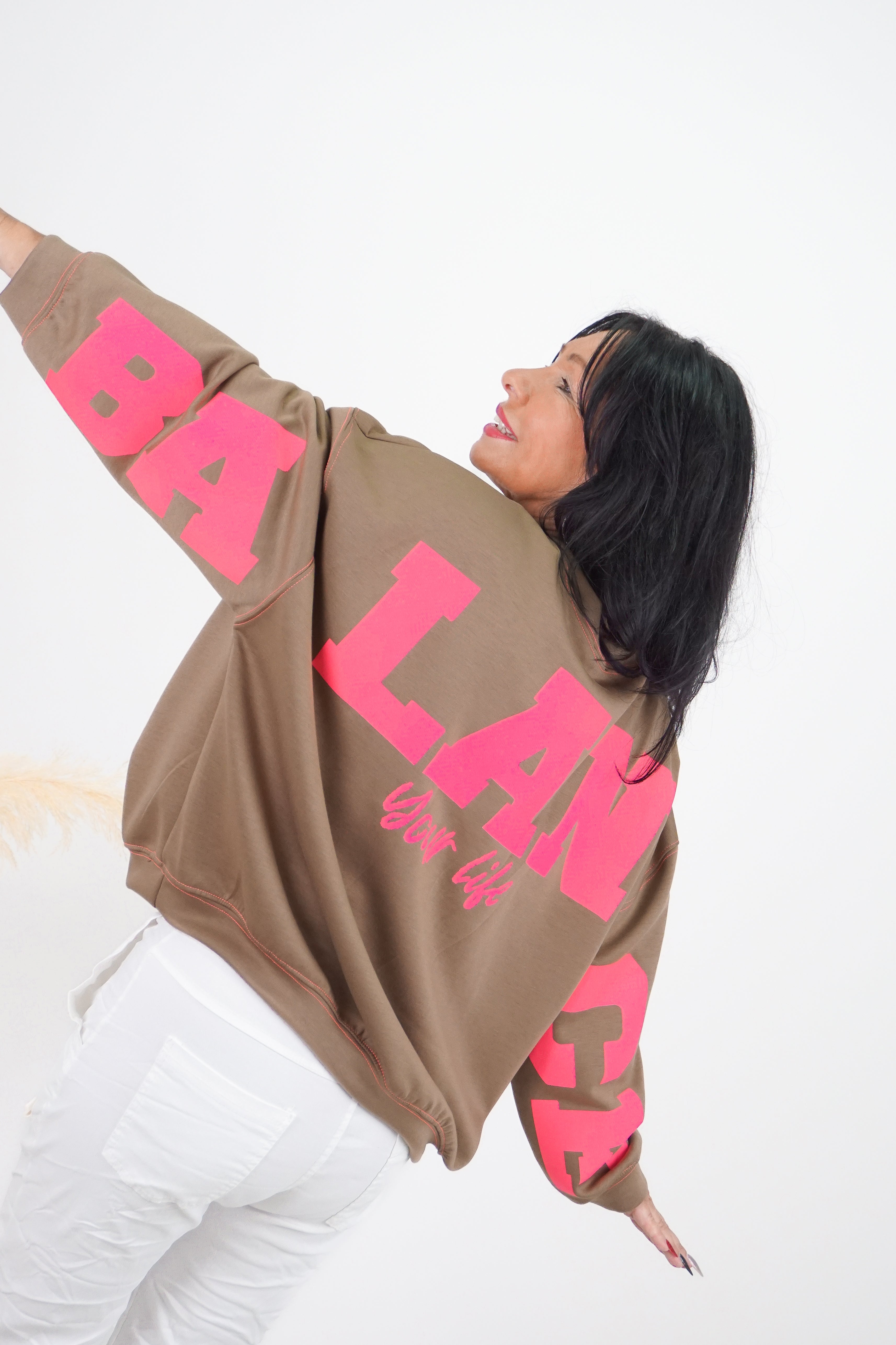 Sweatshirt "BALANCE", camel/neonpink