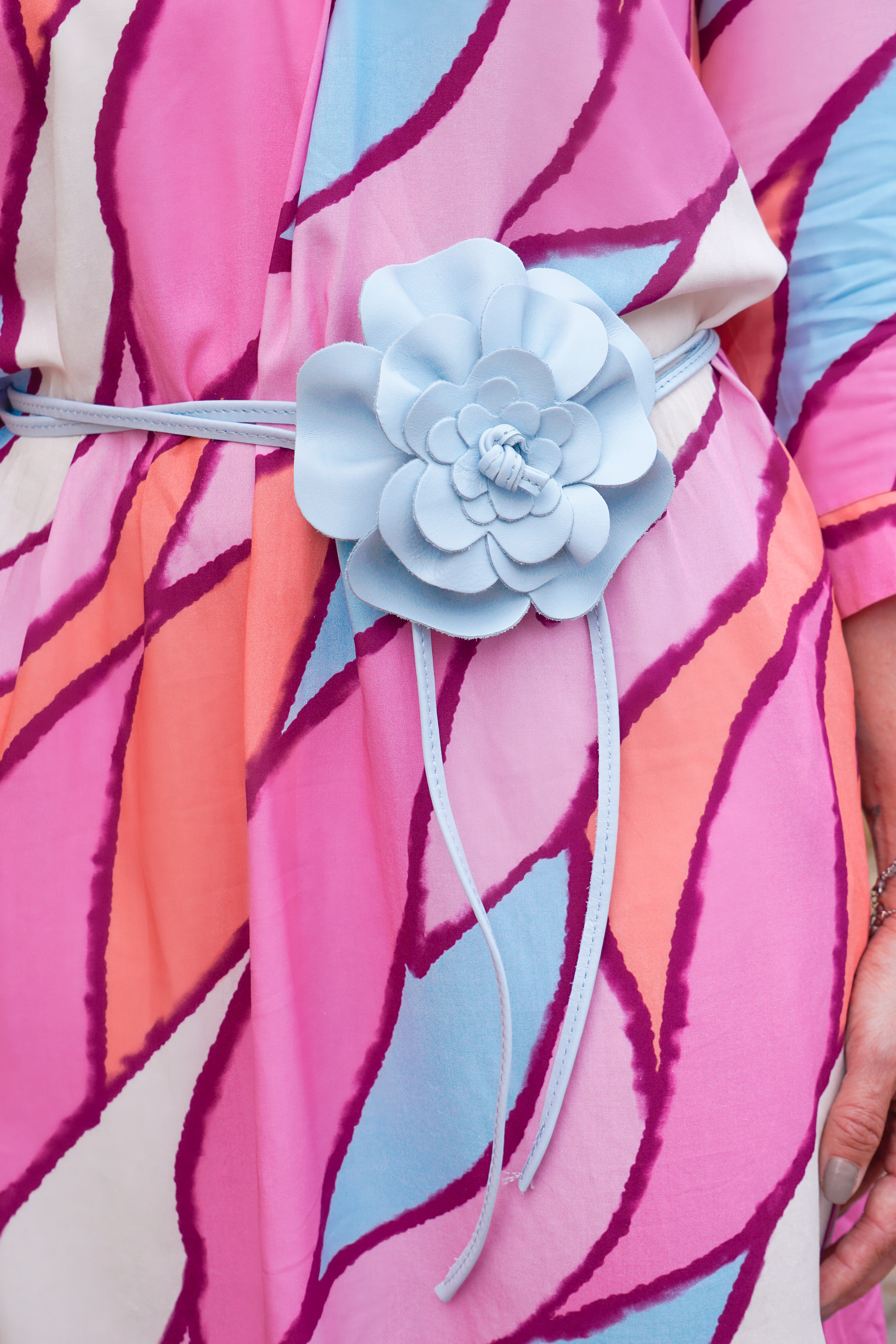 Leder Bindegürtel "Flower", hellblau