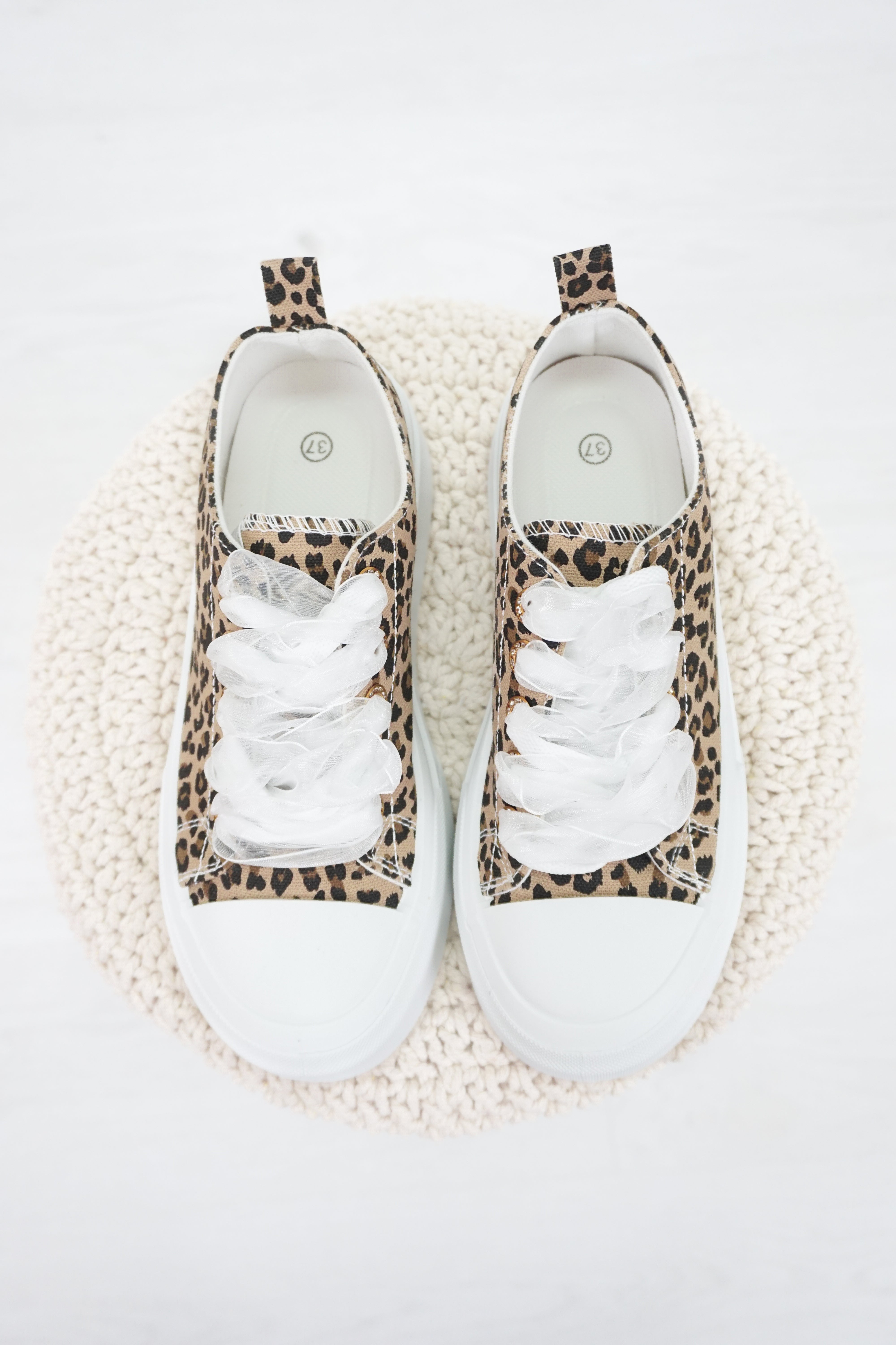 Sneaker mit Satin Schnürsenkeln, Leo