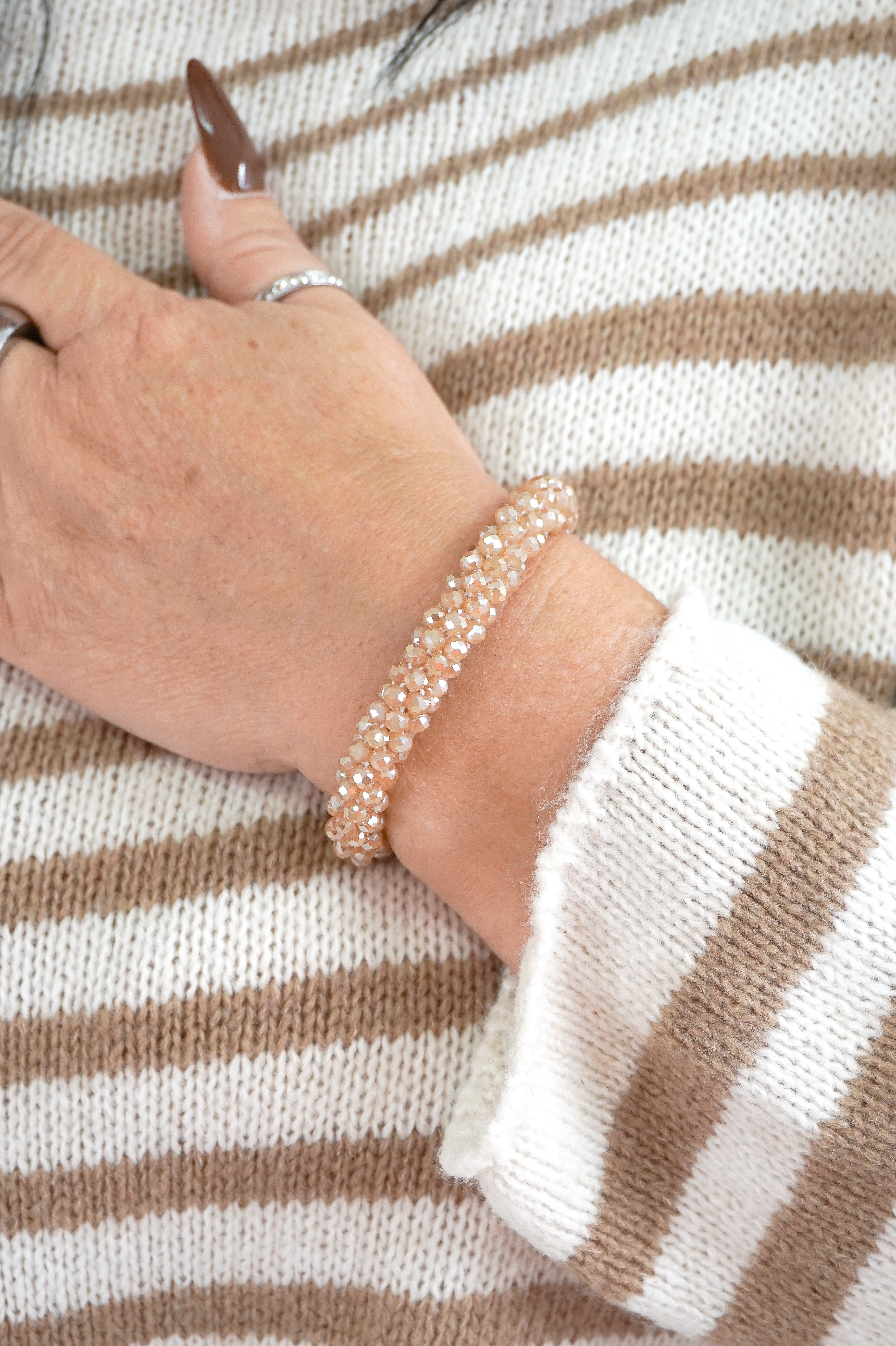 Perlenarmband beige