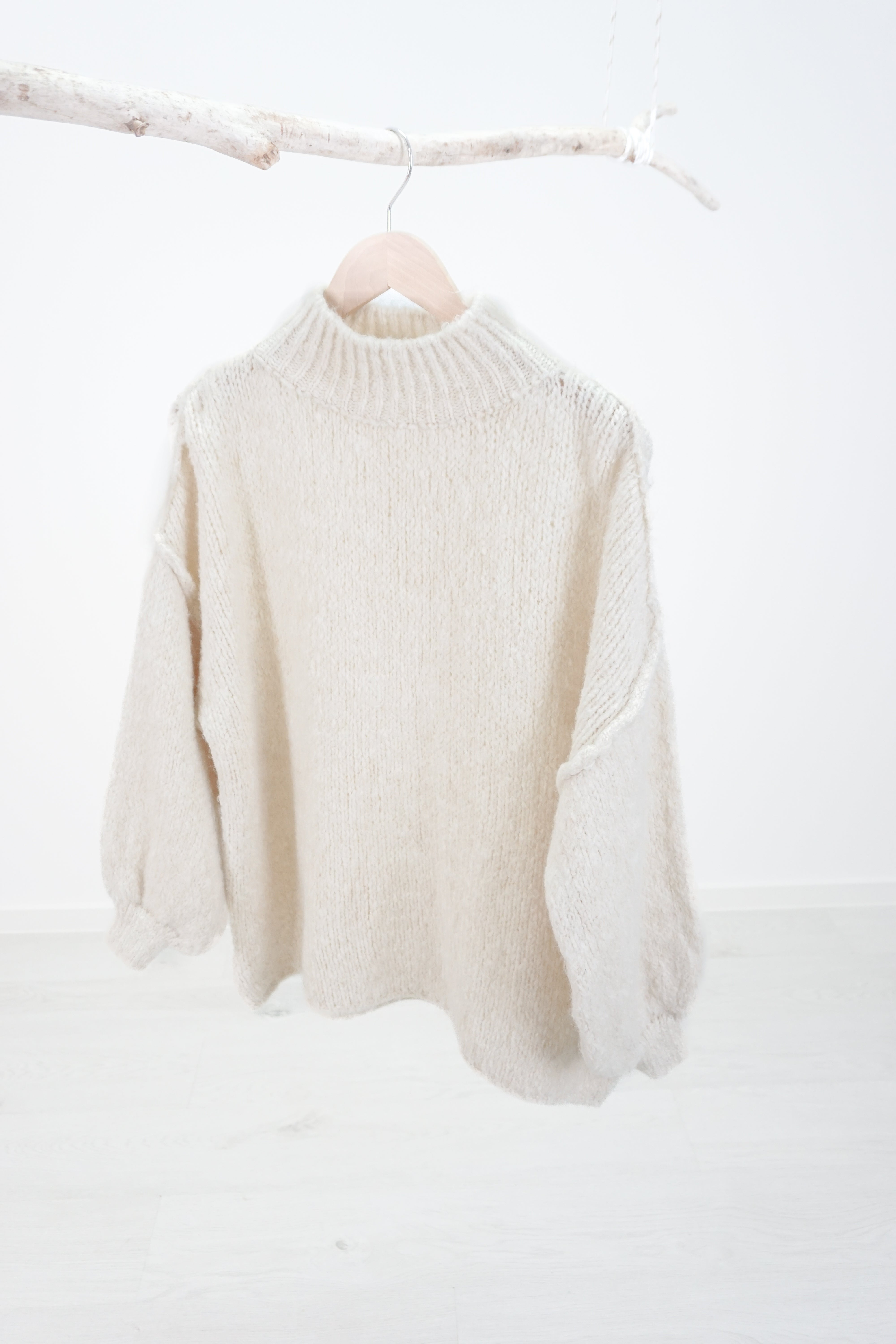 Basic Strickpulli mit kurzem Stehkragen, beige