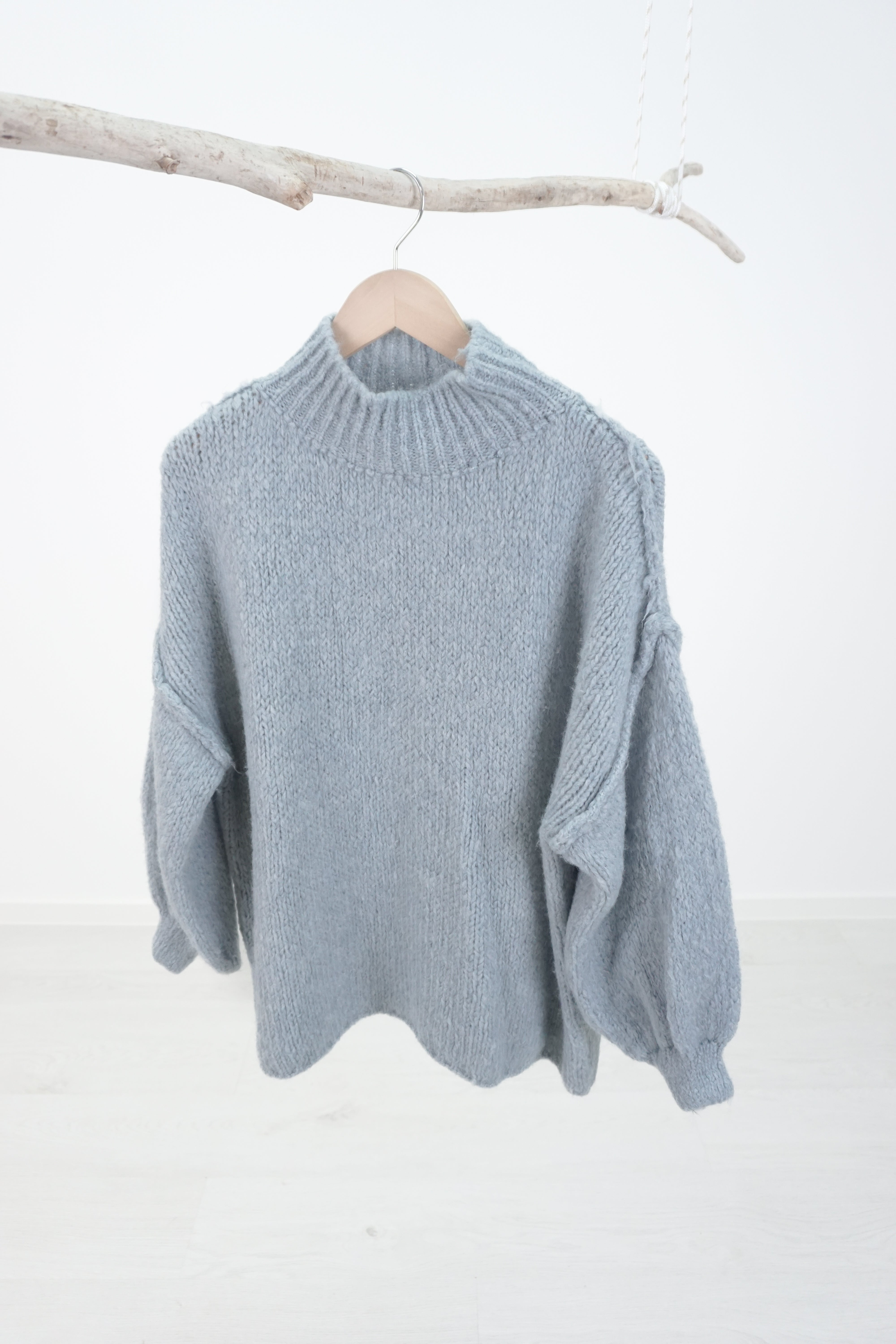 Basic Strickpulli mit kurzem Stehkragen, jeansblau
