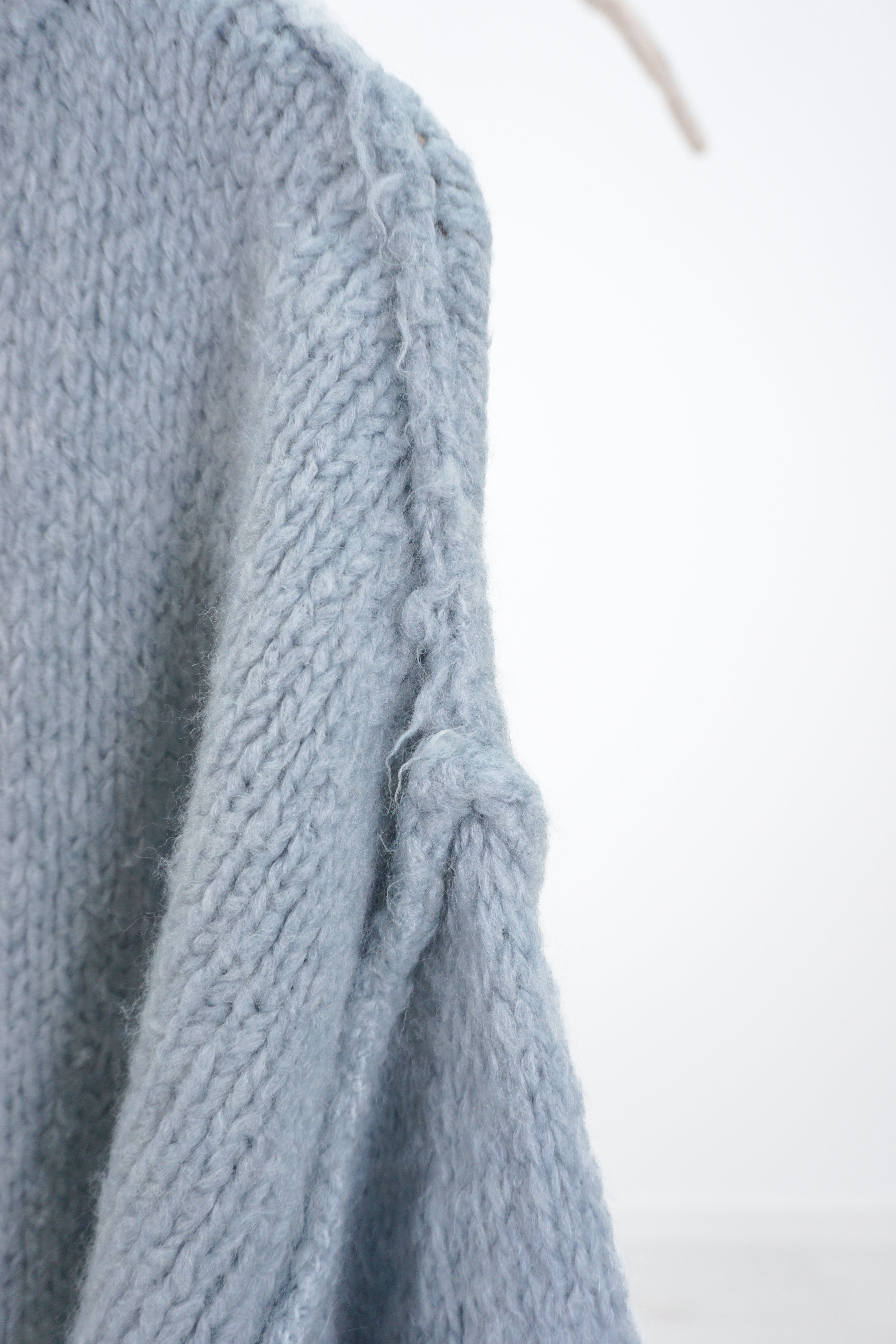 Basic Strickpulli mit kurzem Stehkragen, jeansblau