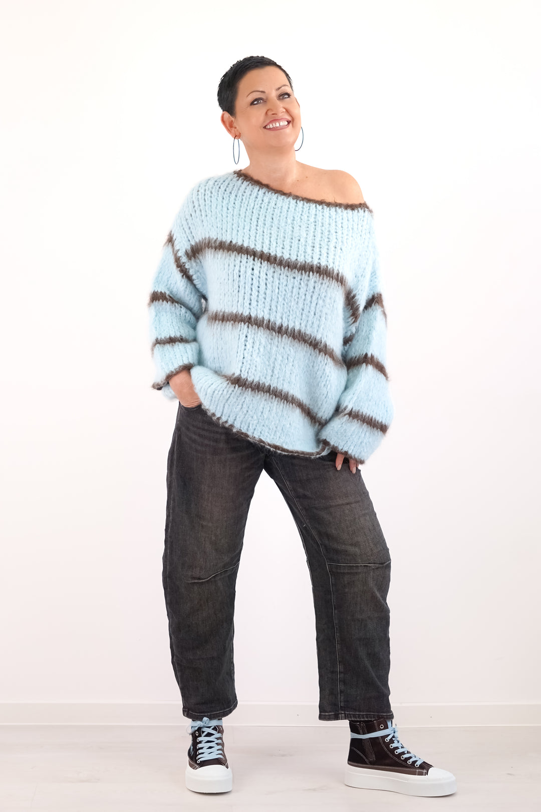 Kuscheliger Grobstrickpullover mit Streifen, eisblau/schokobraun
