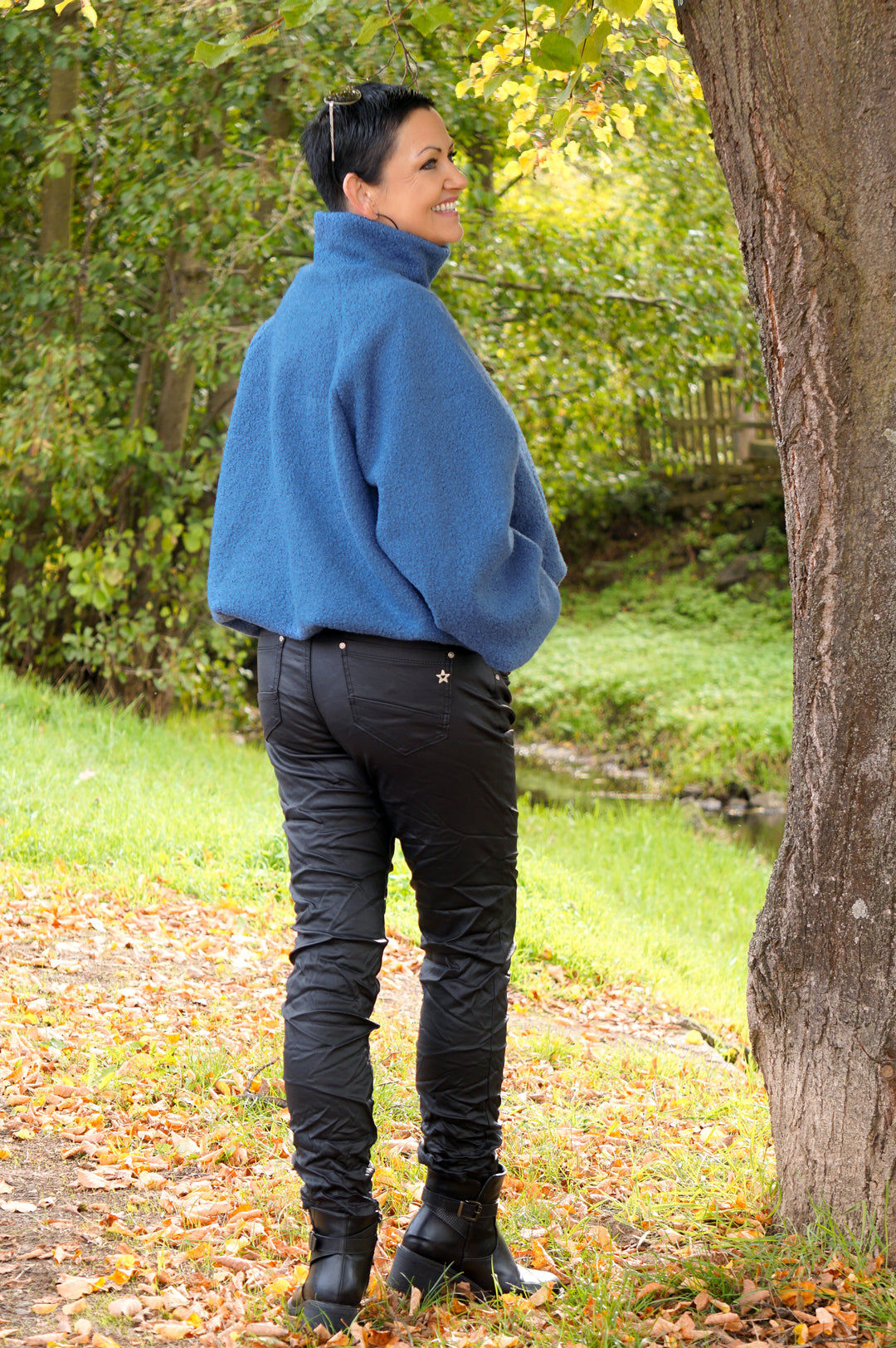 Teddyjacke mit Neon-Statement, blau